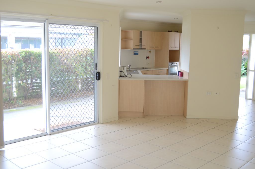 2/4 Somerset Place, Yamba, NSW 2464