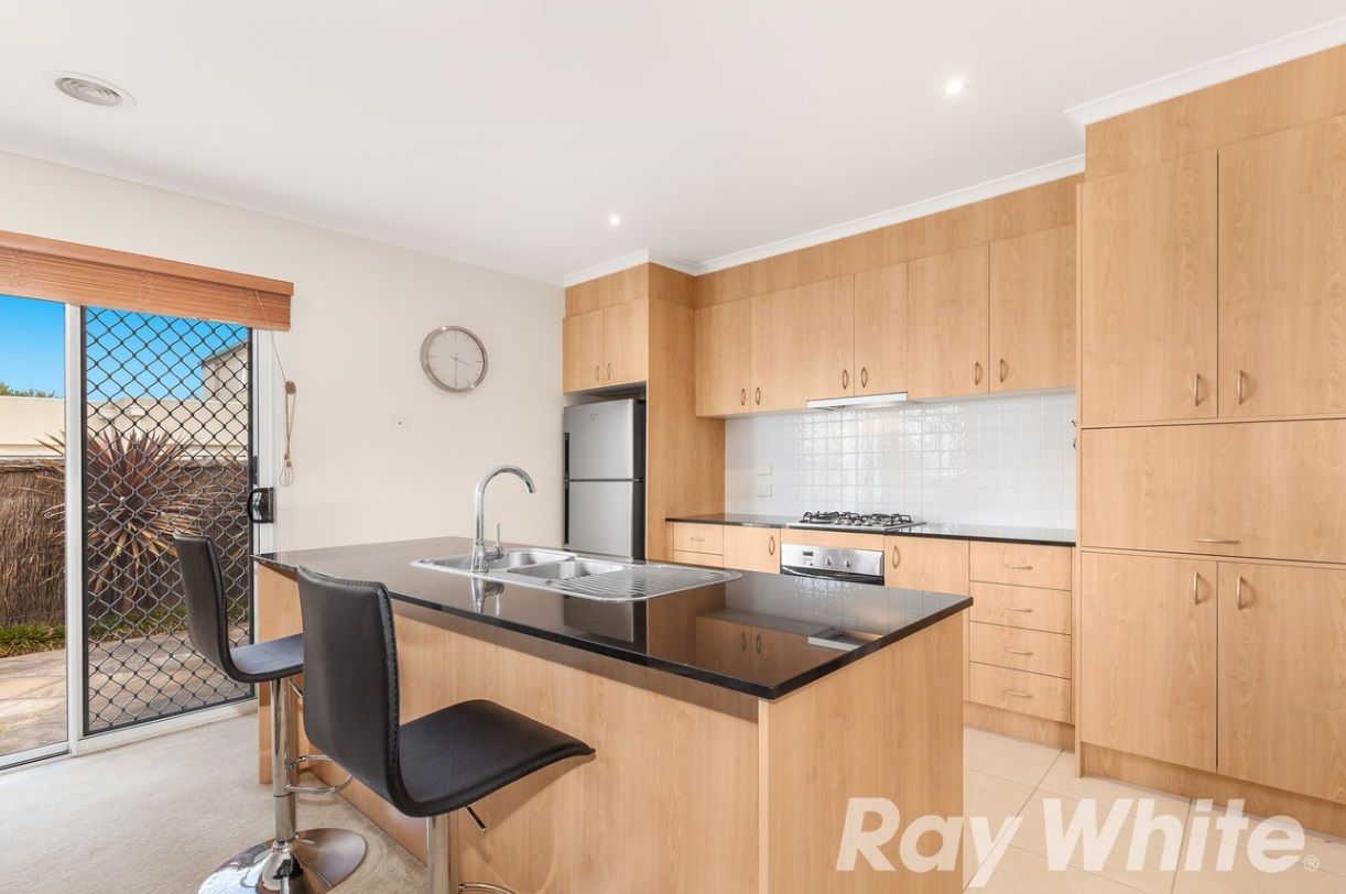 121 Sovereign Manors Crescent, Rowville, VIC 3178
