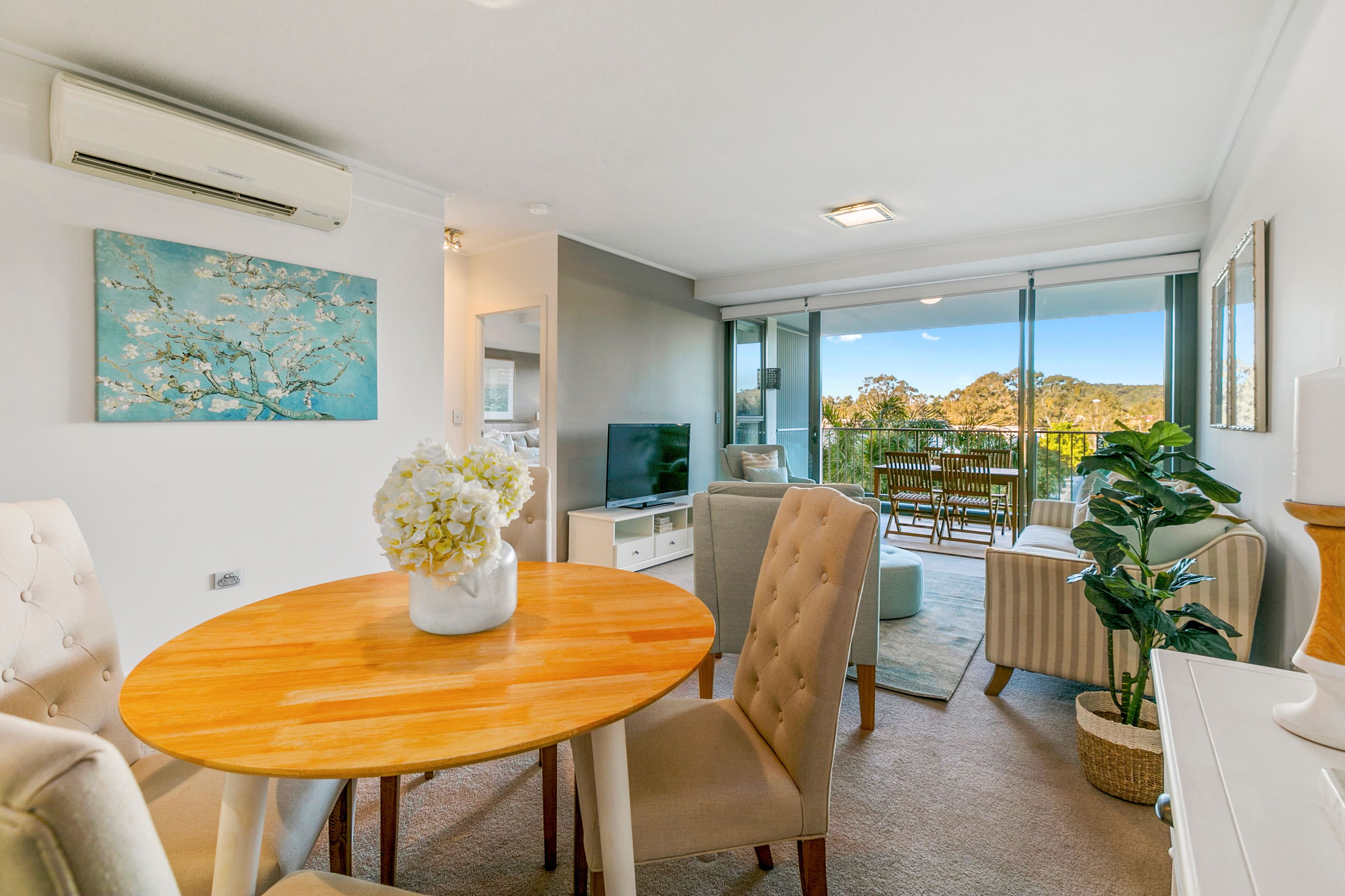 16 Surbiton Court, Carindale QLD 4152
