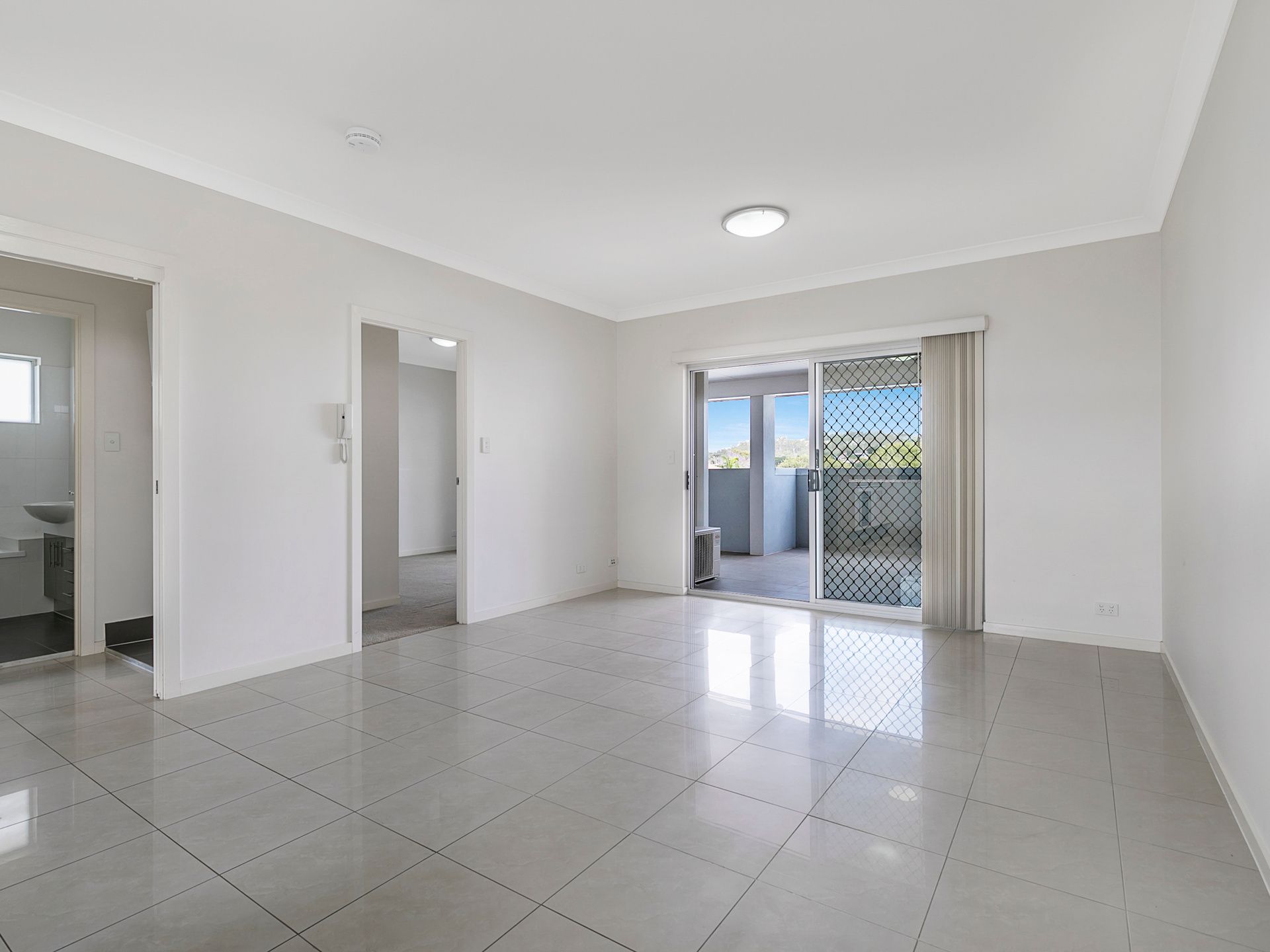 8/15 Rolle Street, Holland Park West, QLD 4121