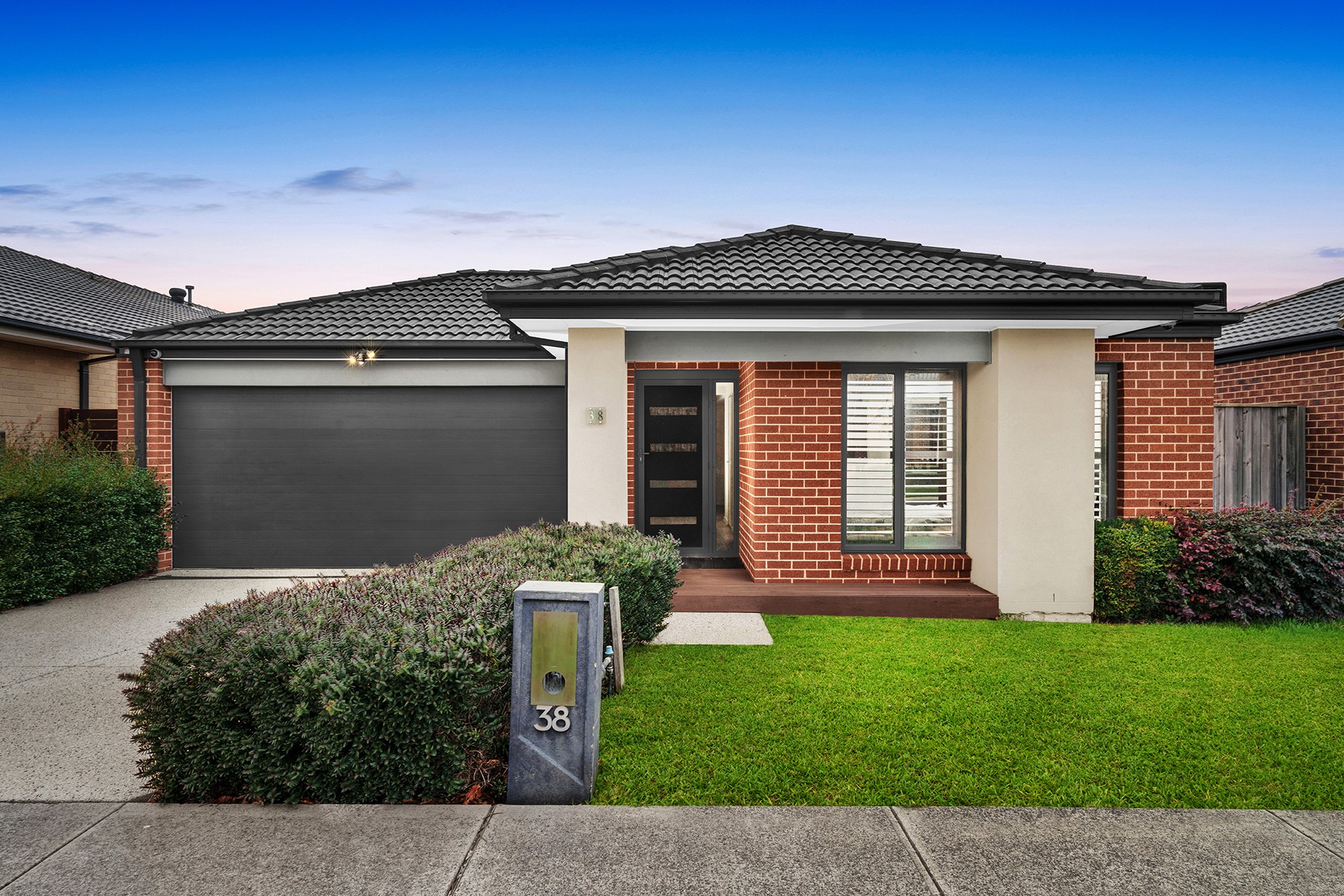 38 Ritchie Drive, Clyde North, VIC 3978