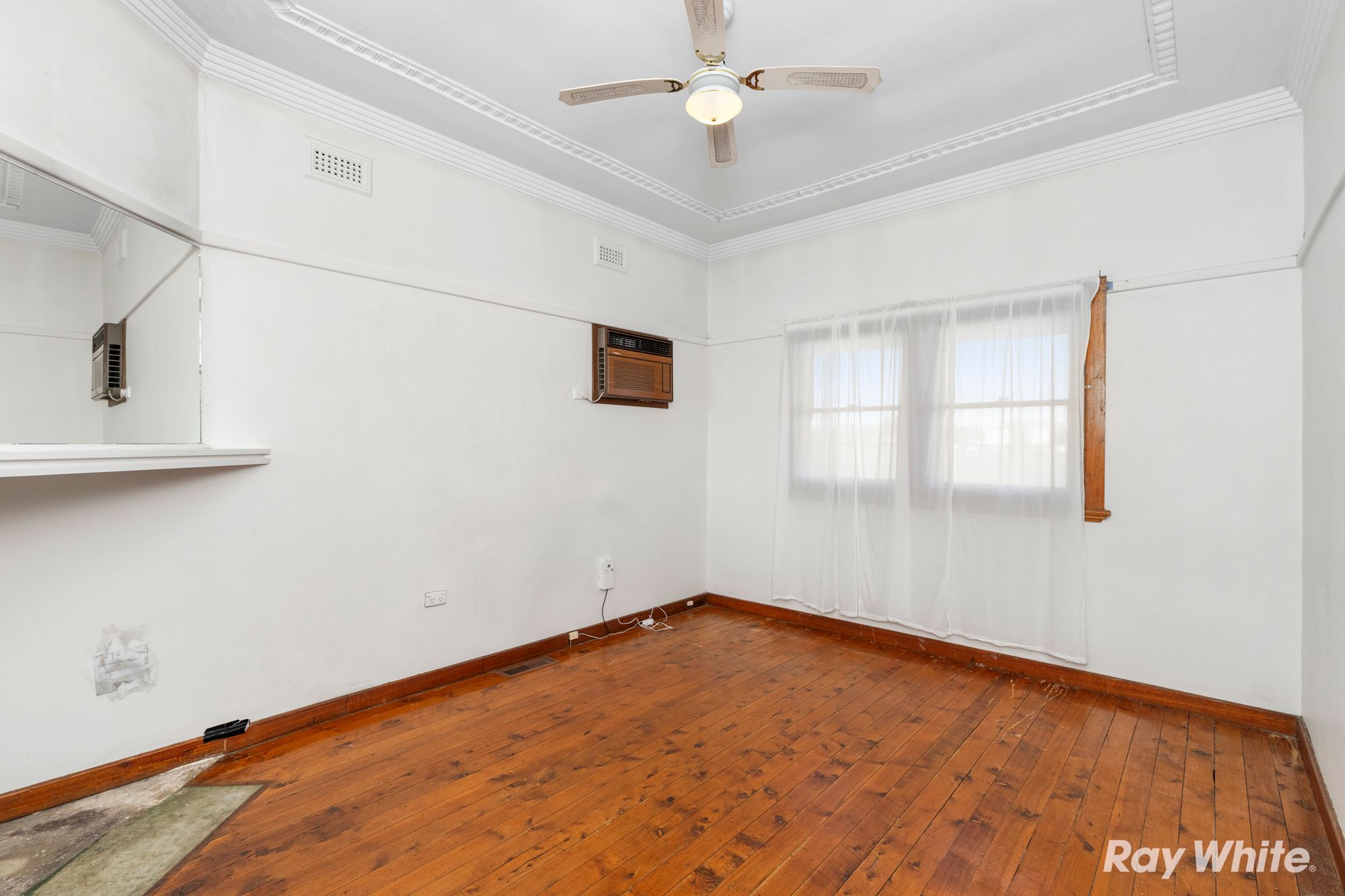 13 North Parade — photo 7 of 15