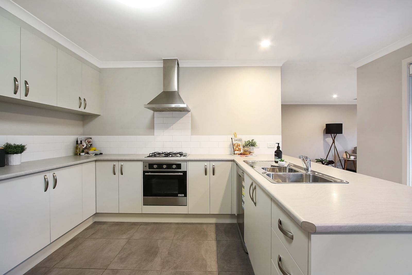 42 Hotham Circuit, Thurgoona NSW 2640