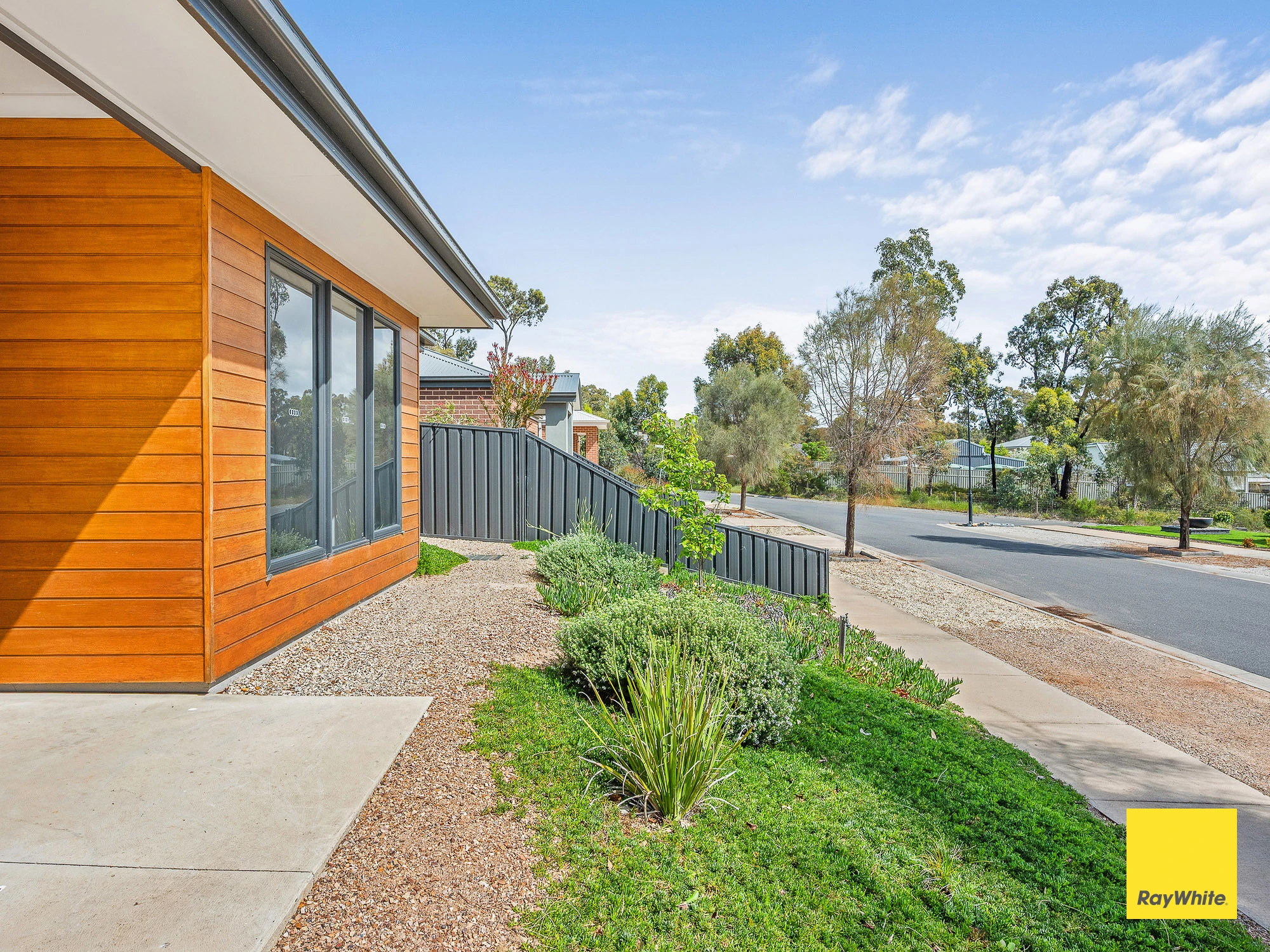 33 Ucres Way, Golden Square, VIC 3555