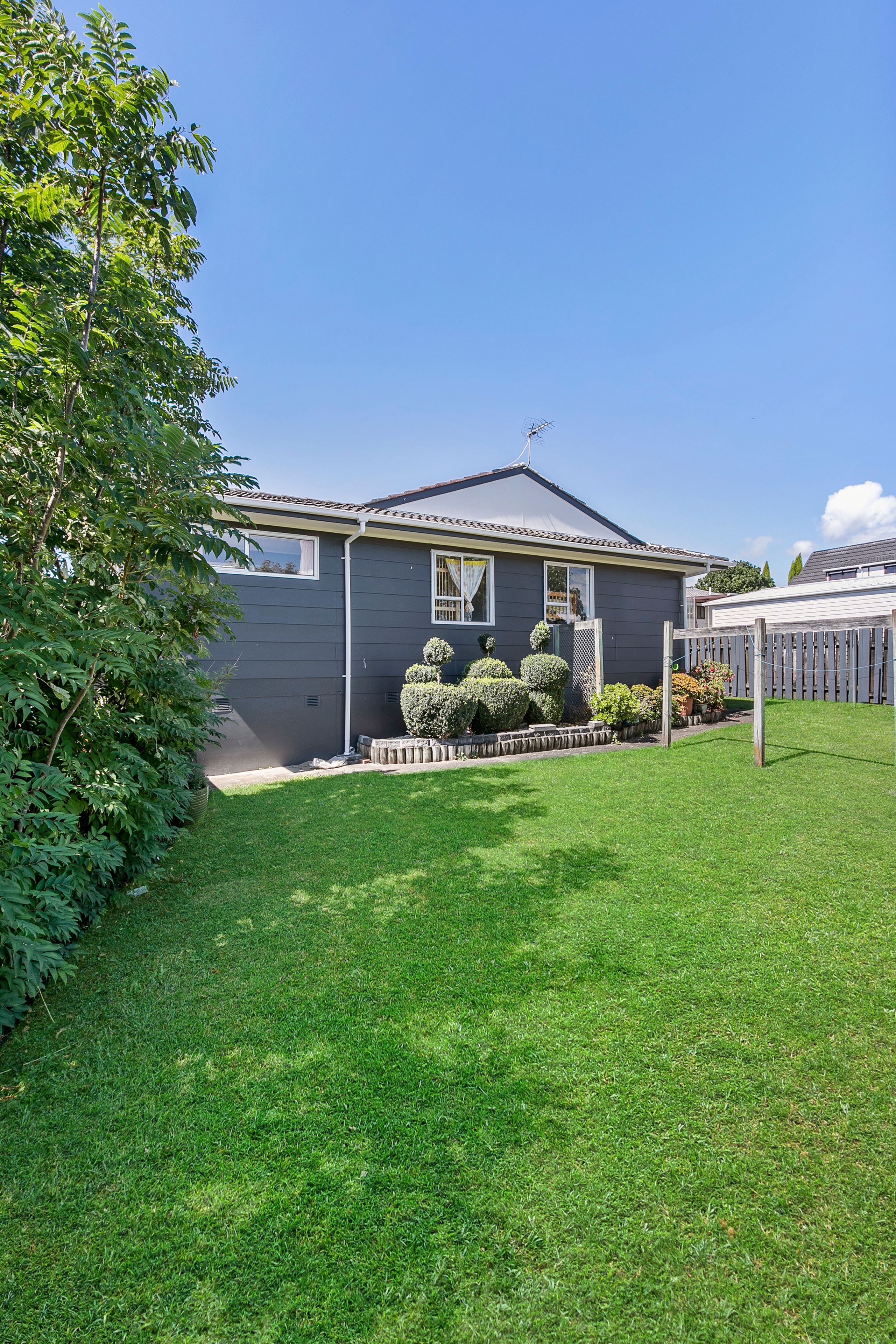 1/109 Pigeon Mountain Road, Half Moon Bay, Manukau City