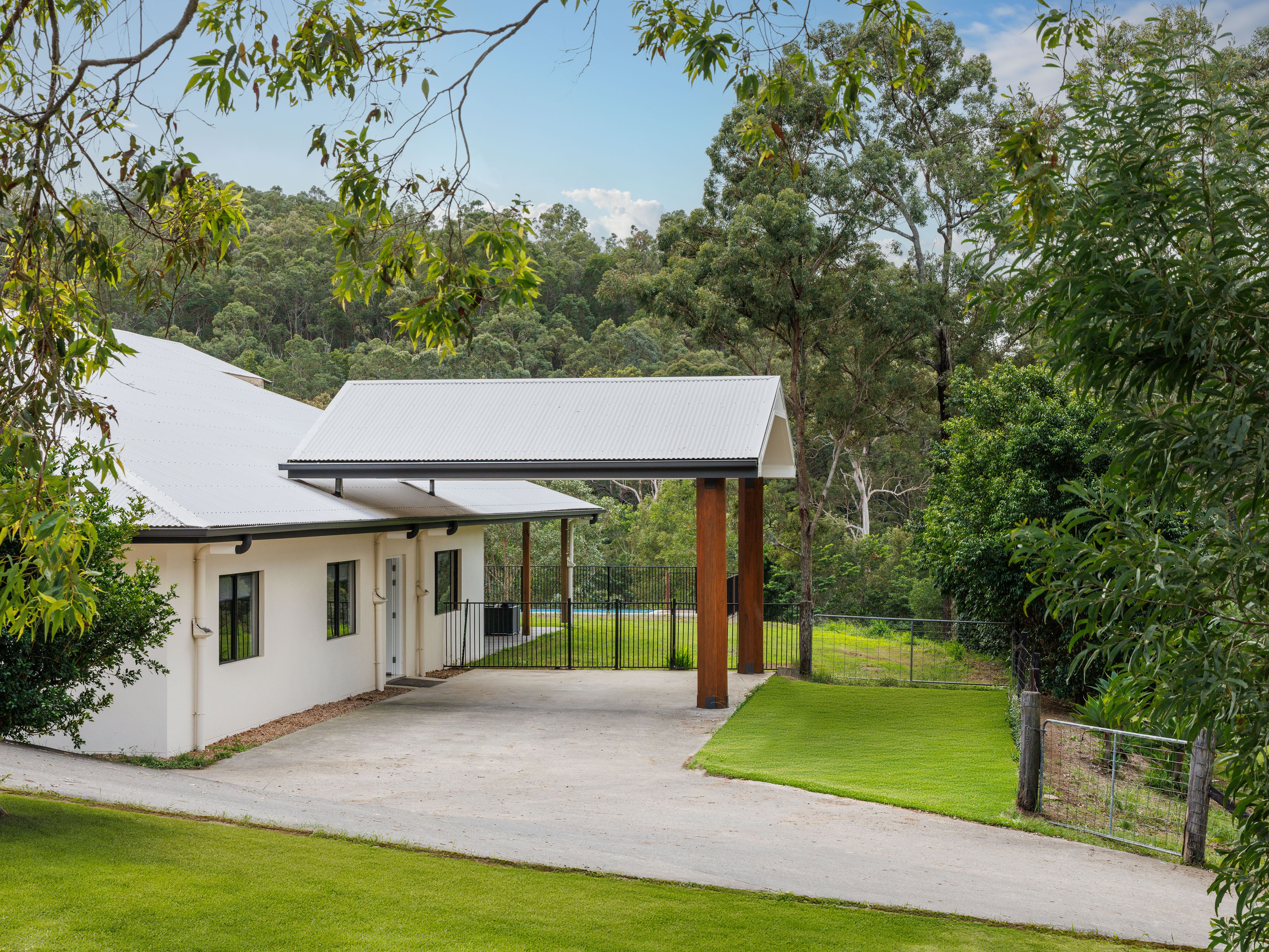17 Vivian Place, Samsonvale, QLD 4520