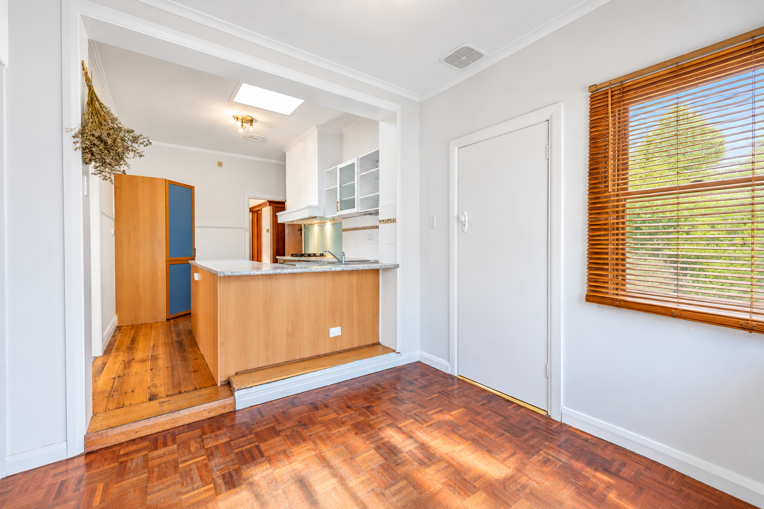 18 Barry Street — photo 10 of 14