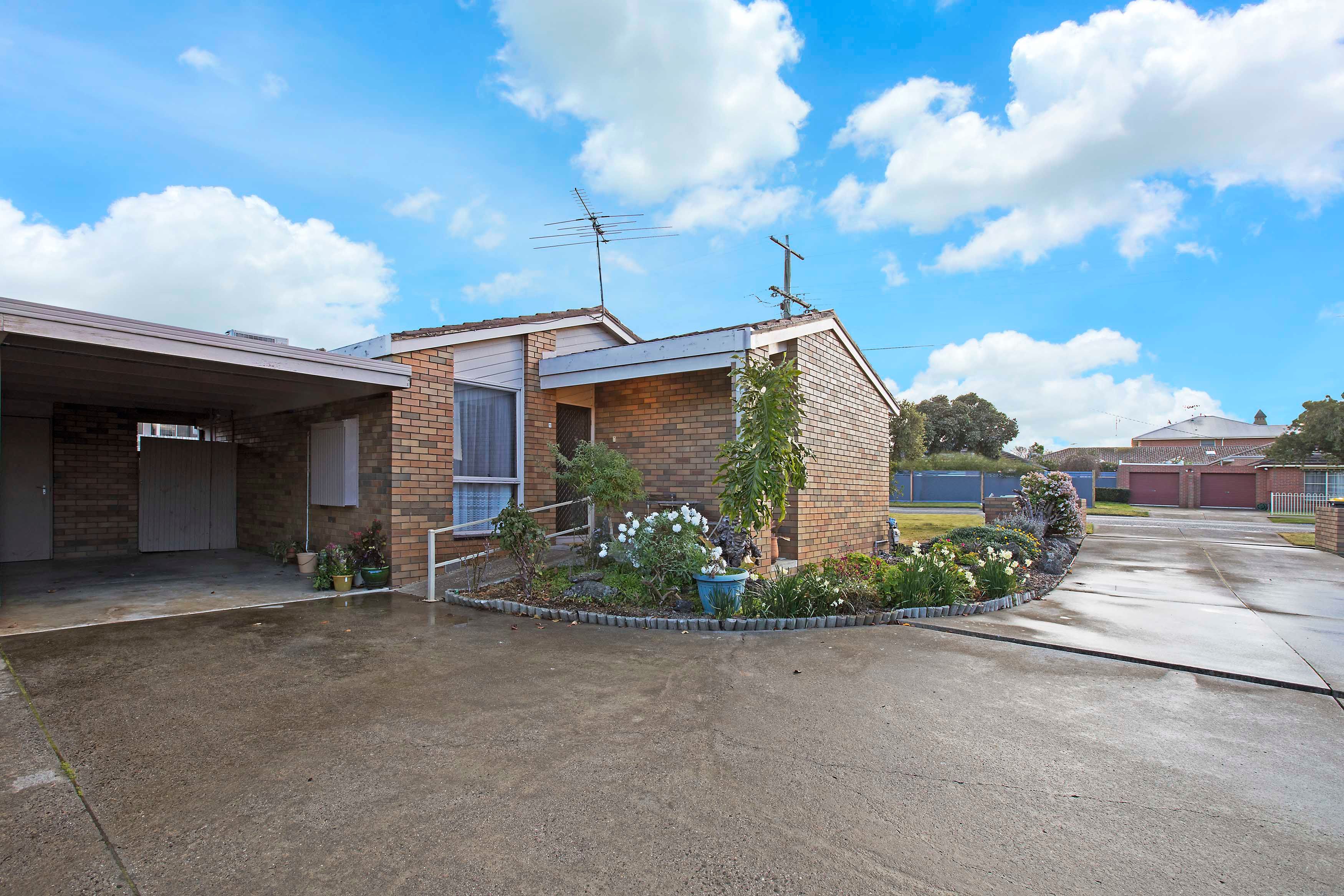 143 South Valley Road, Highton VIC 3216