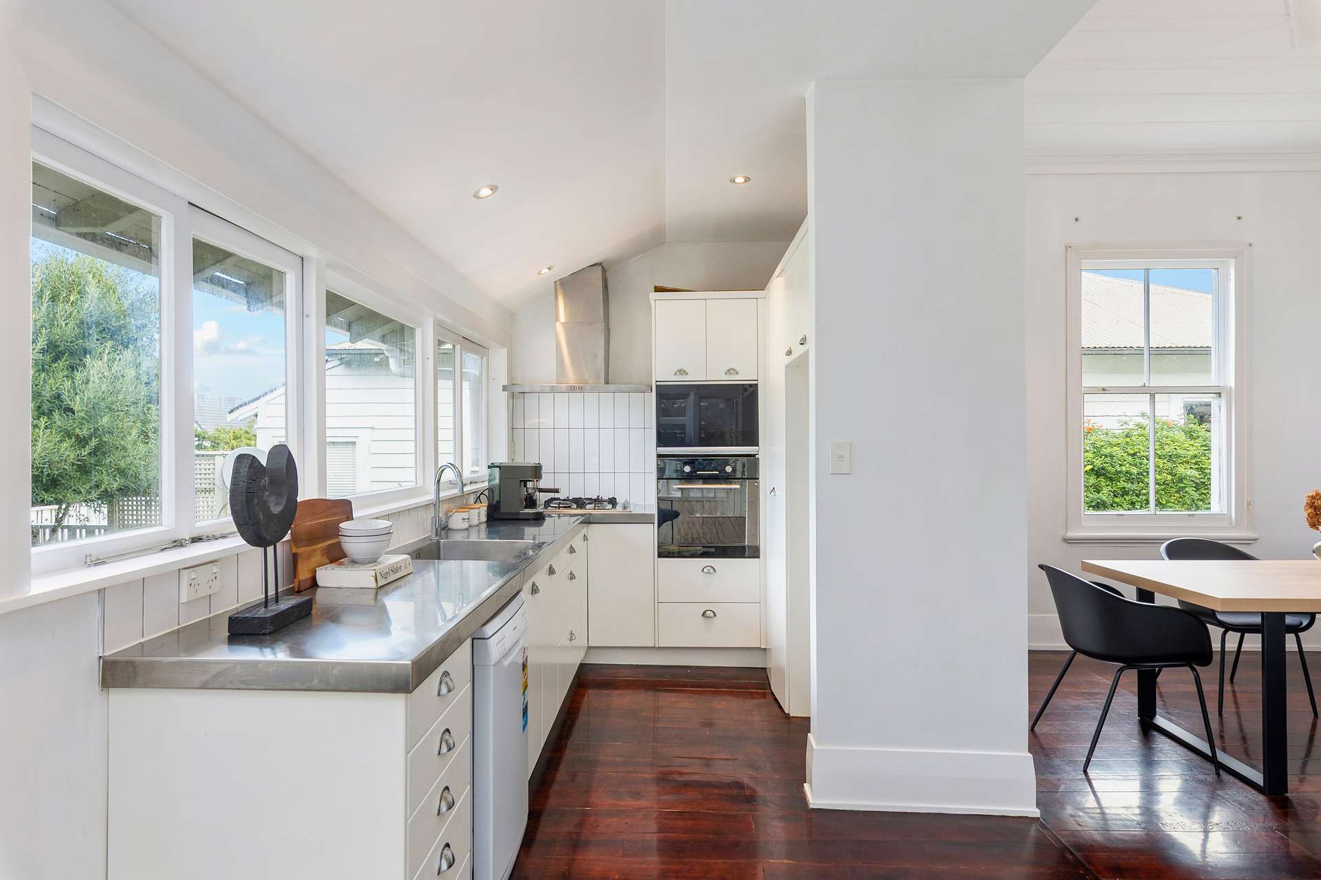 5 Tenterden Avenue photo 3