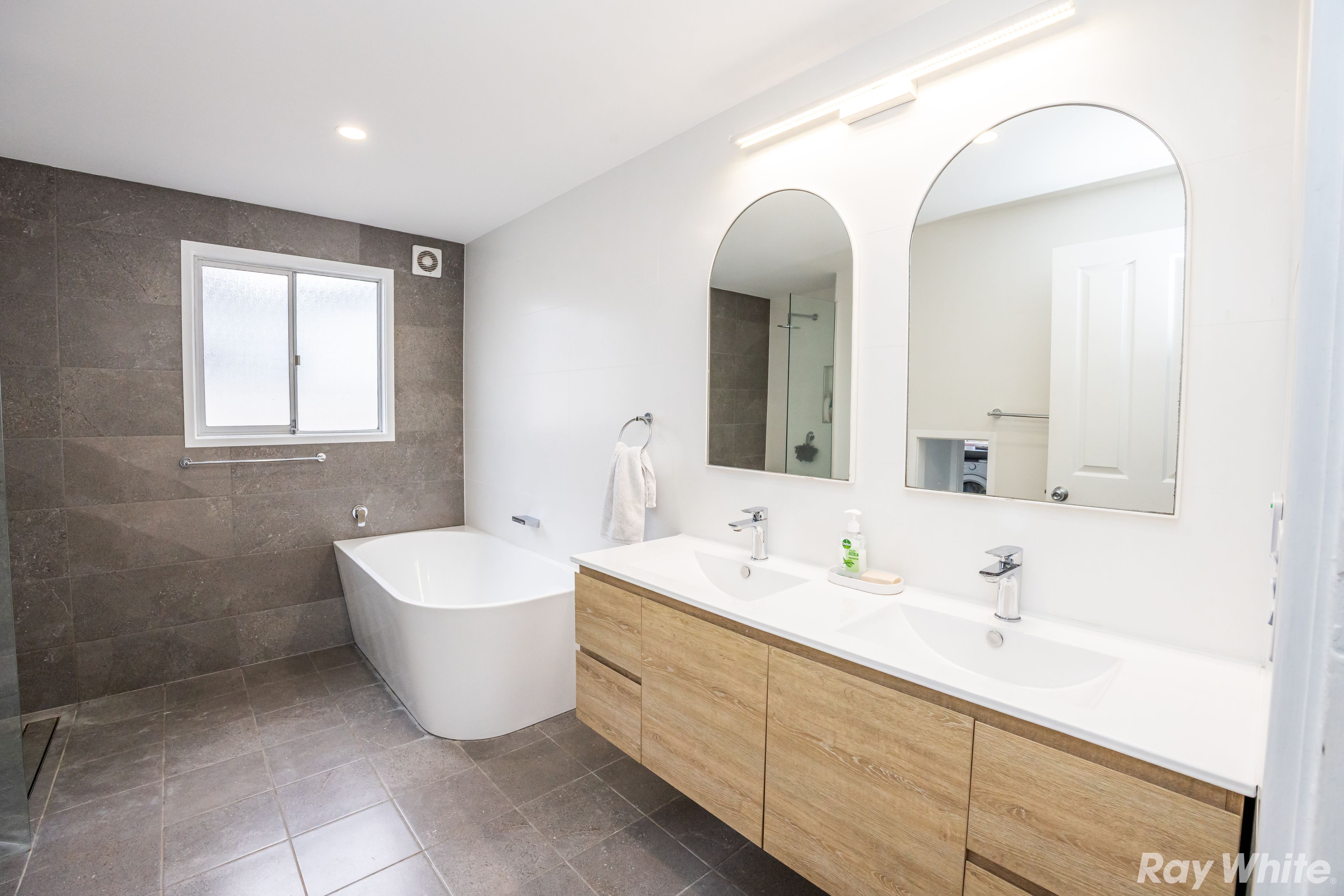 8 Kularoo Drive — photo 7 of 13