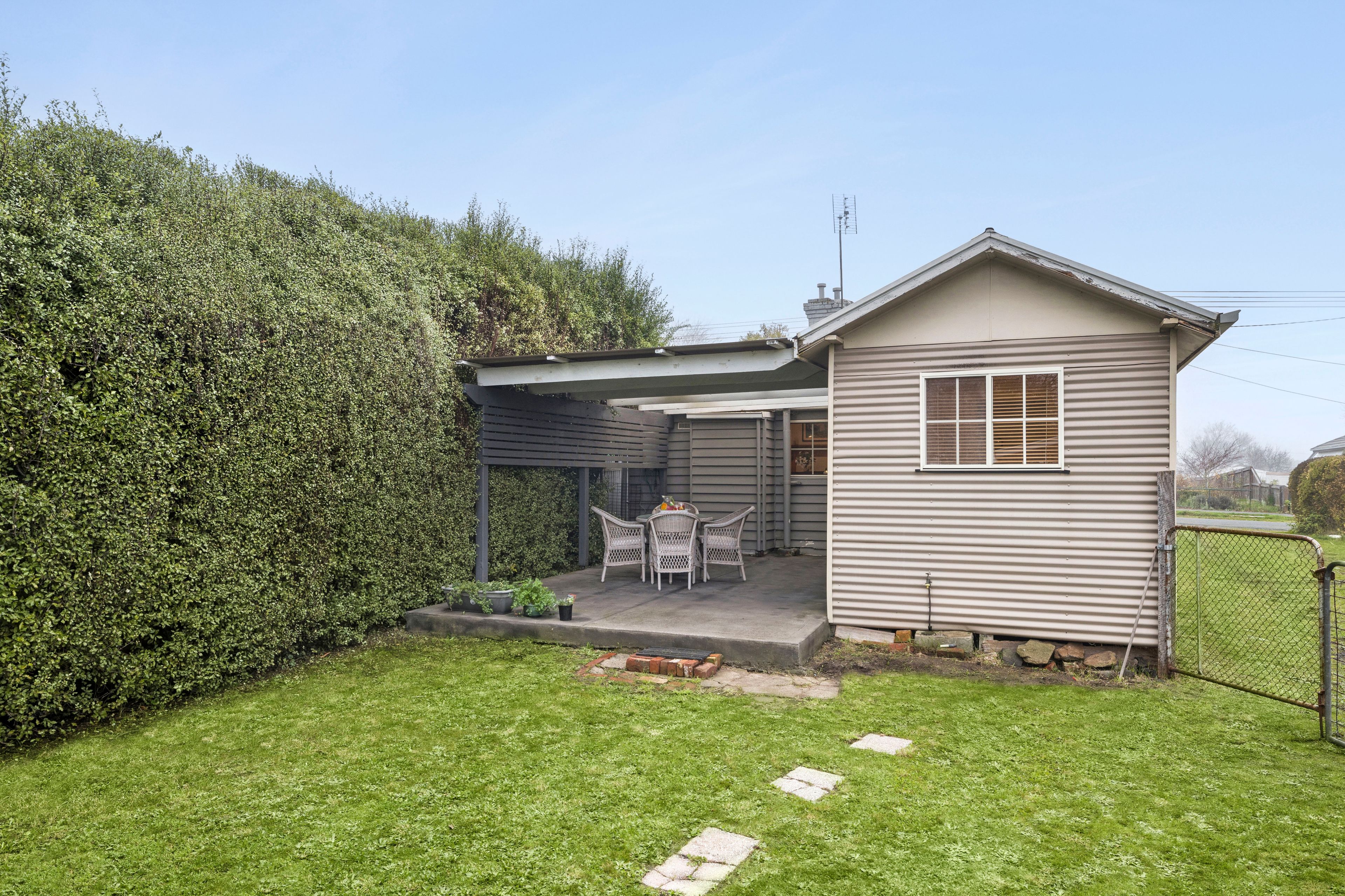 42 Hutton Street — photo 11 of 17