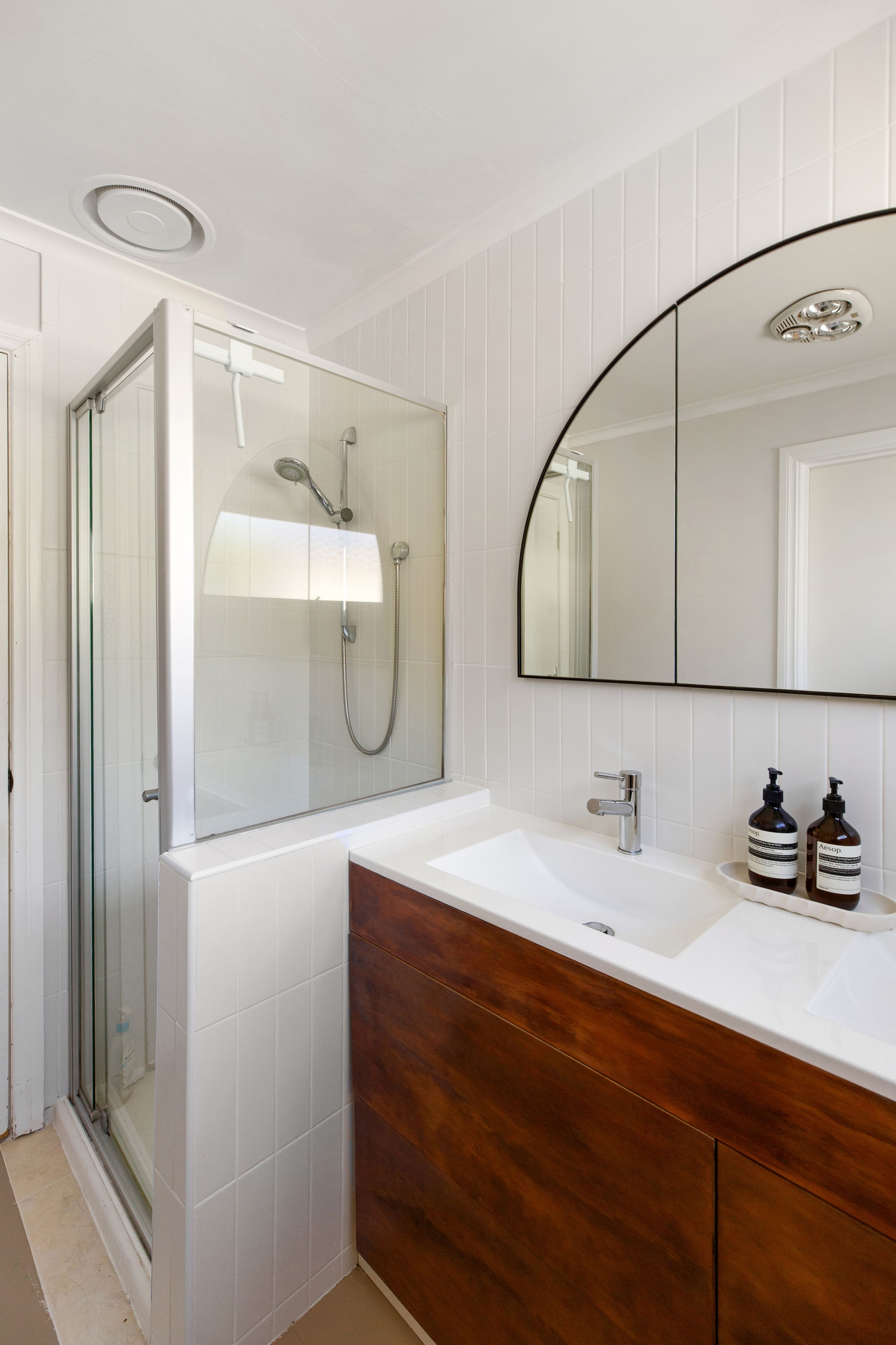 12 Whitehall Crescent — photo 13 of 20