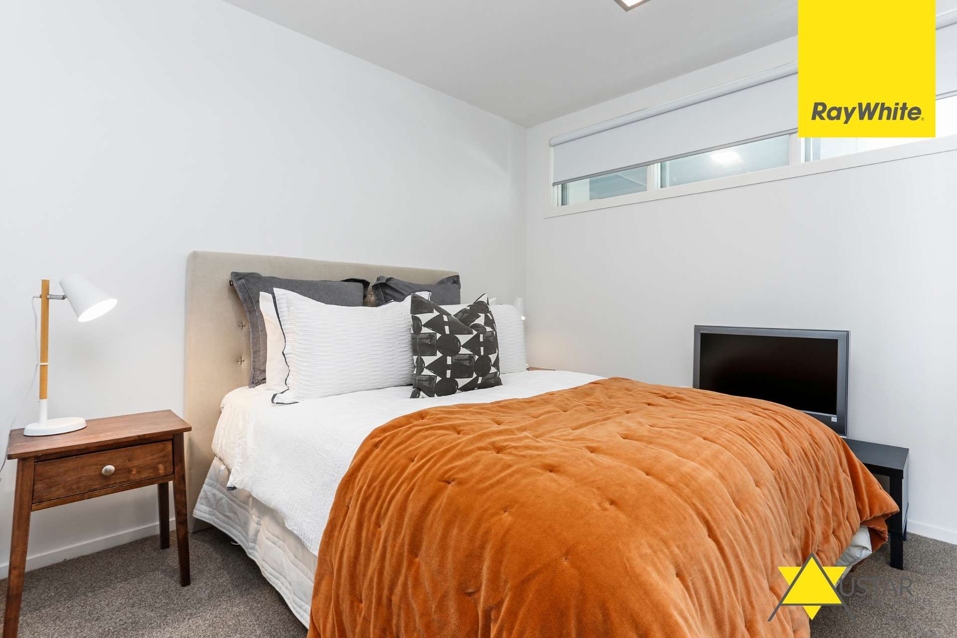 1004/85 Beach Road photo 8