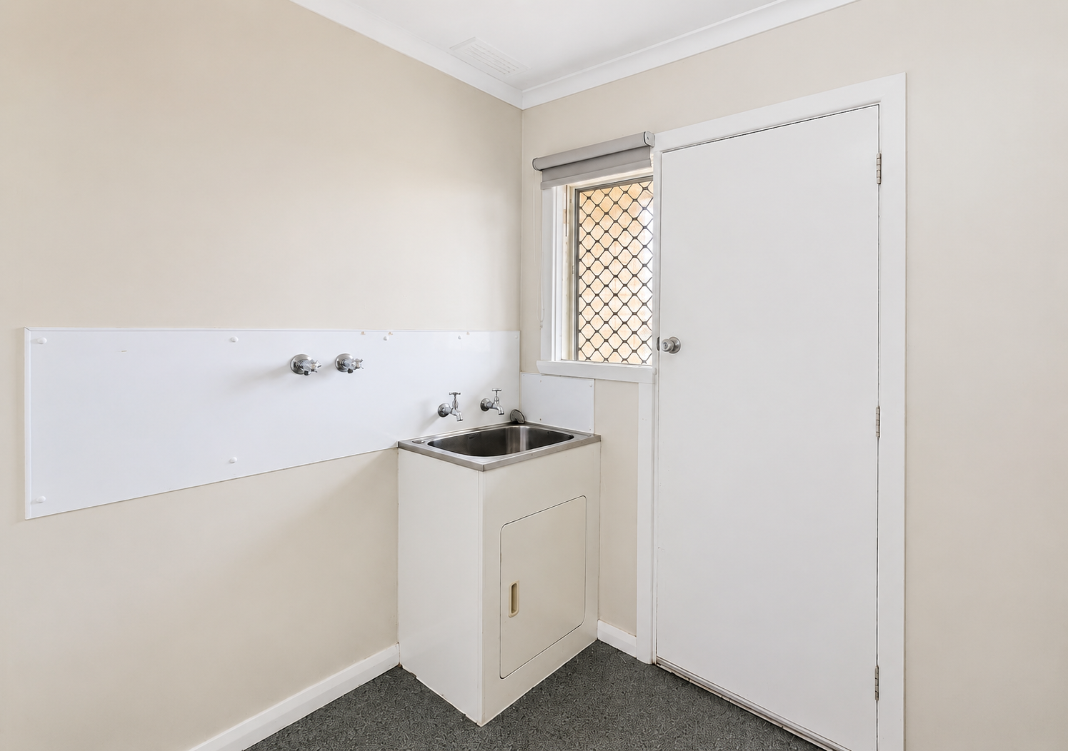 59 Torquay Road — photo 8 of 9