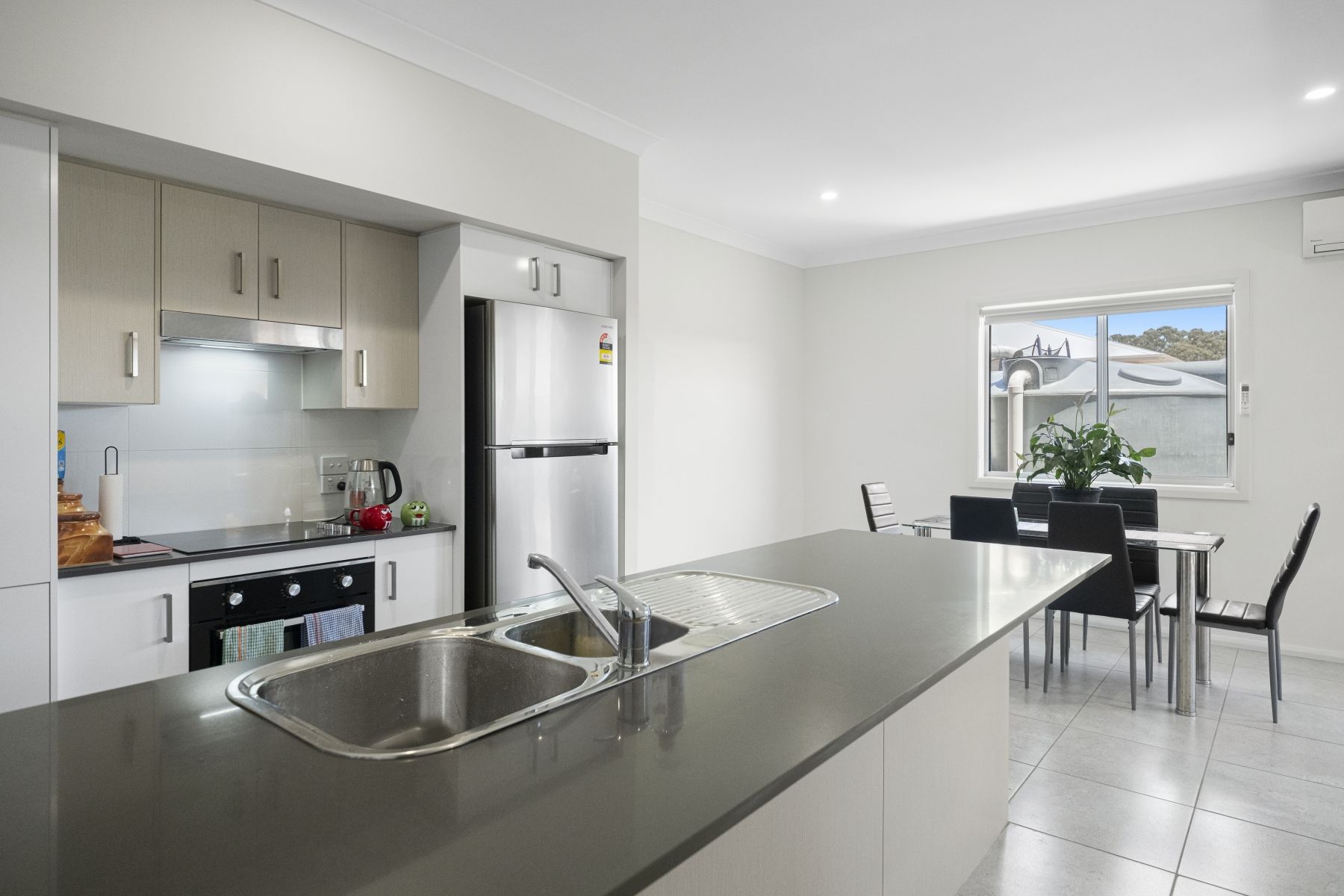 2/33 Matchless Avenue, Goulburn, NSW 2580