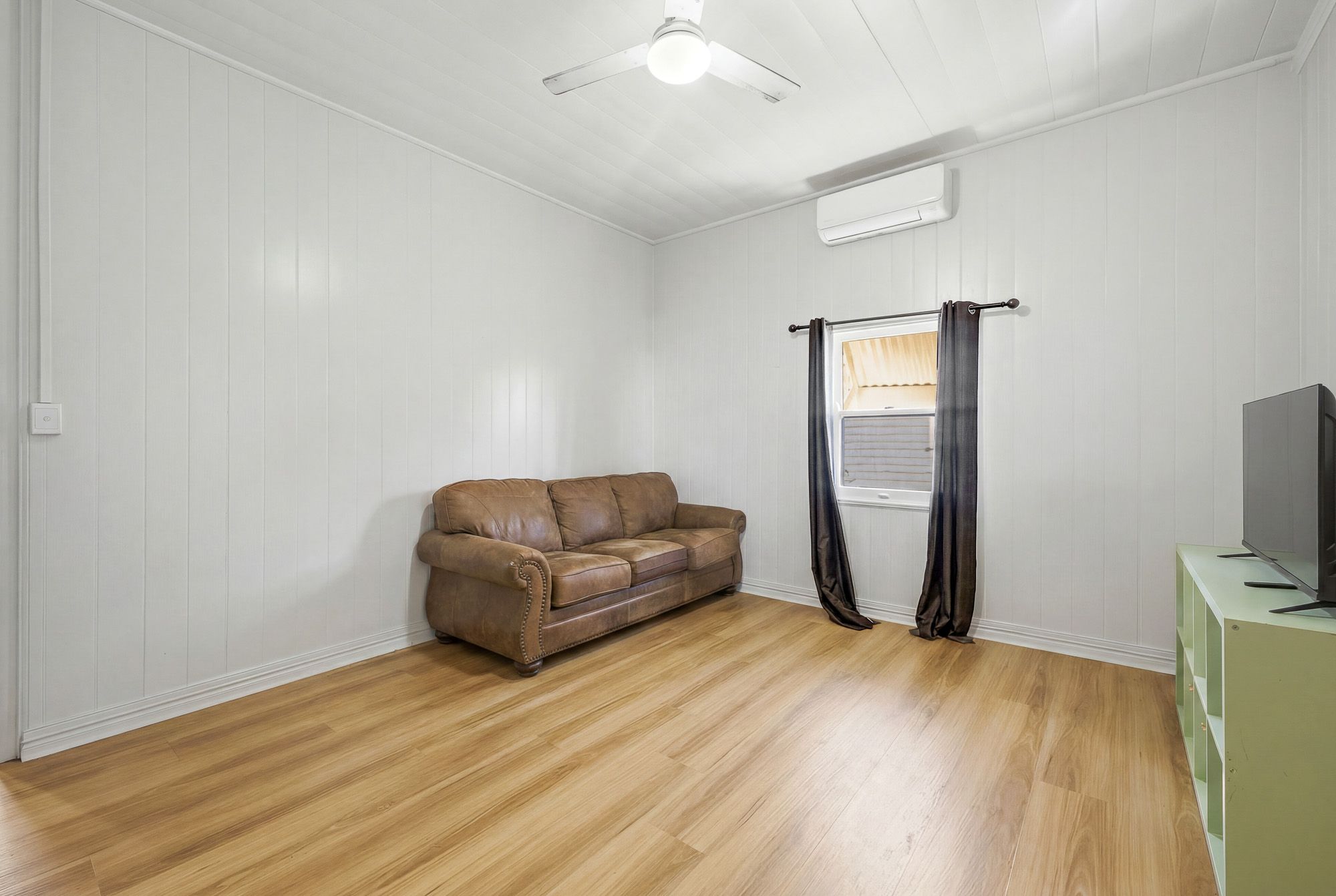 217 Tooley Street — photo 11 of 18