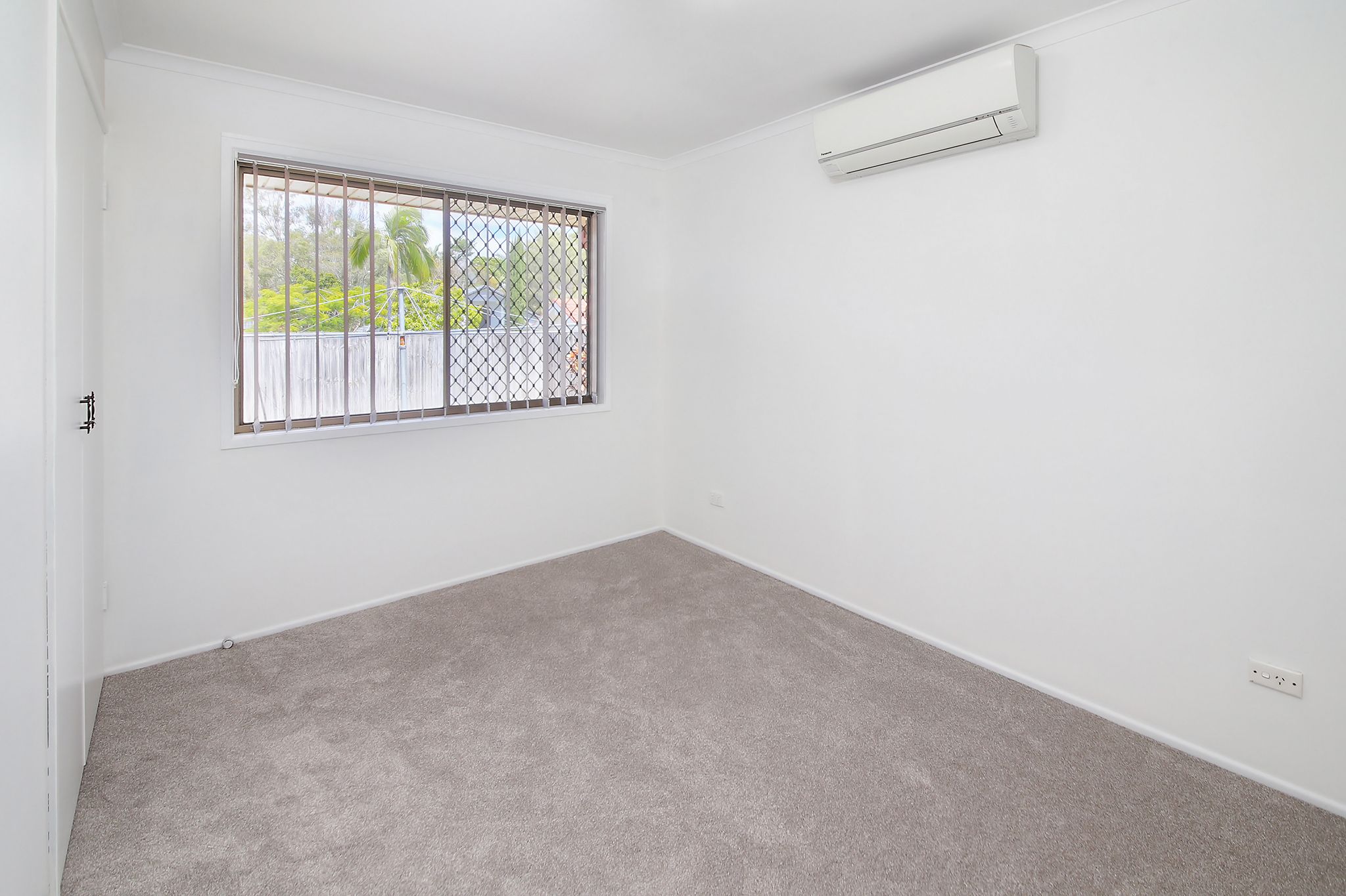 4 Wendy Place — photo 3 of 13