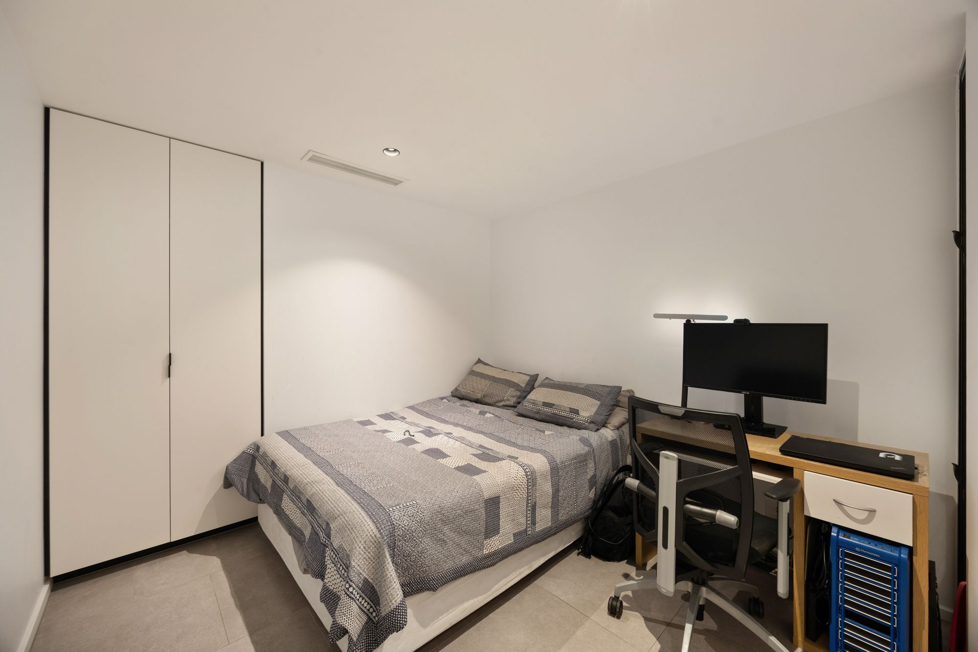 Three-bedroom courtyard apartment in the heart of Teneriffe — photo 12 of 14