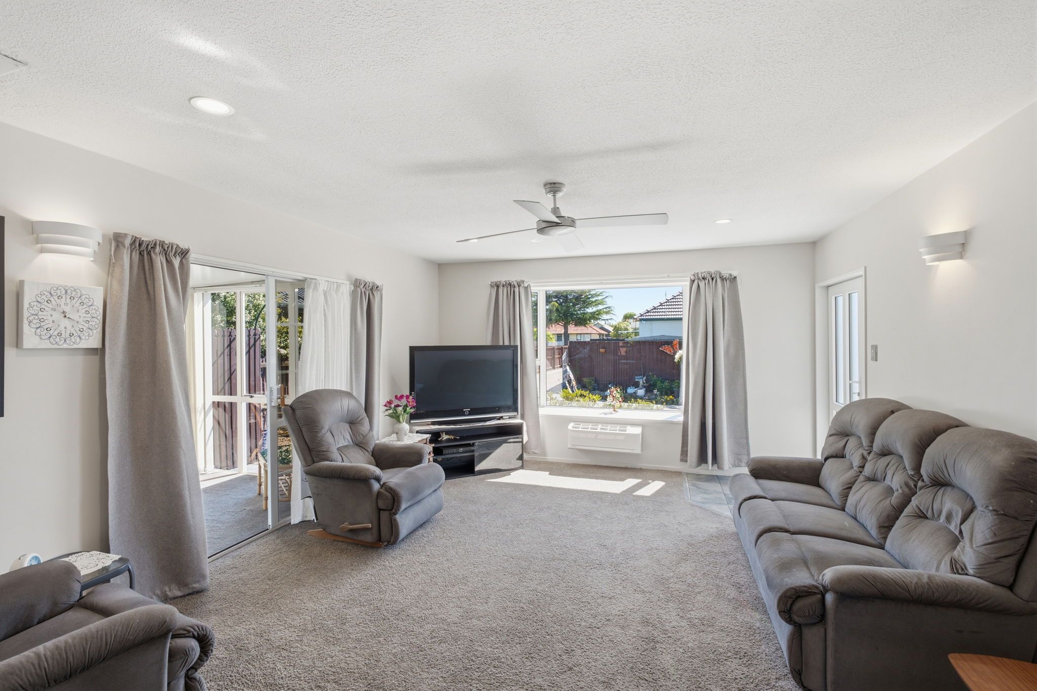 2/3 Gregory Avenue, Islington, Christchurch City 8042 - House for Sale ...