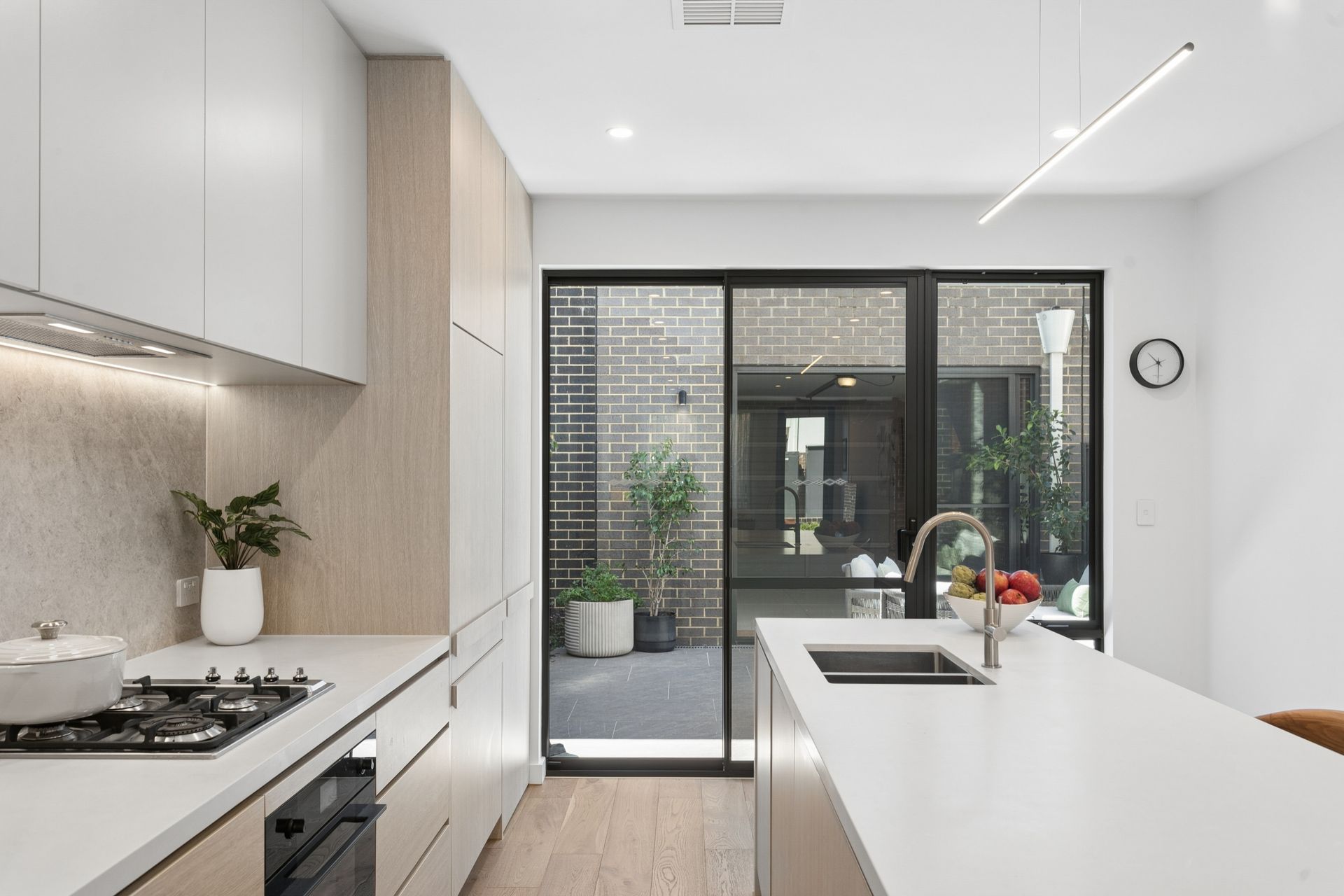 15 Mercator Terrace — photo 9 of 24