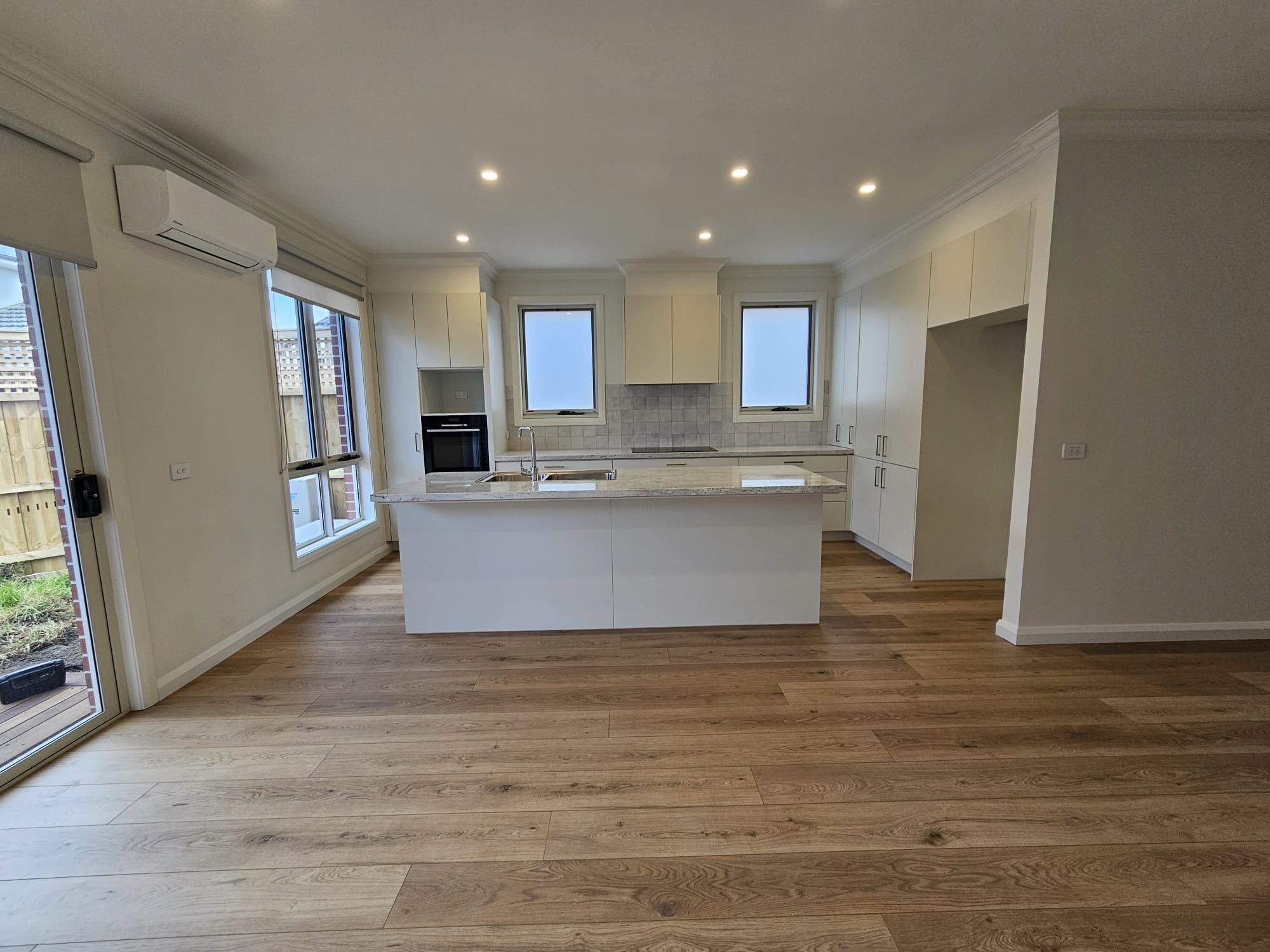 2/23 Scotsburn Avenue, Oakleigh South, VIC 3167