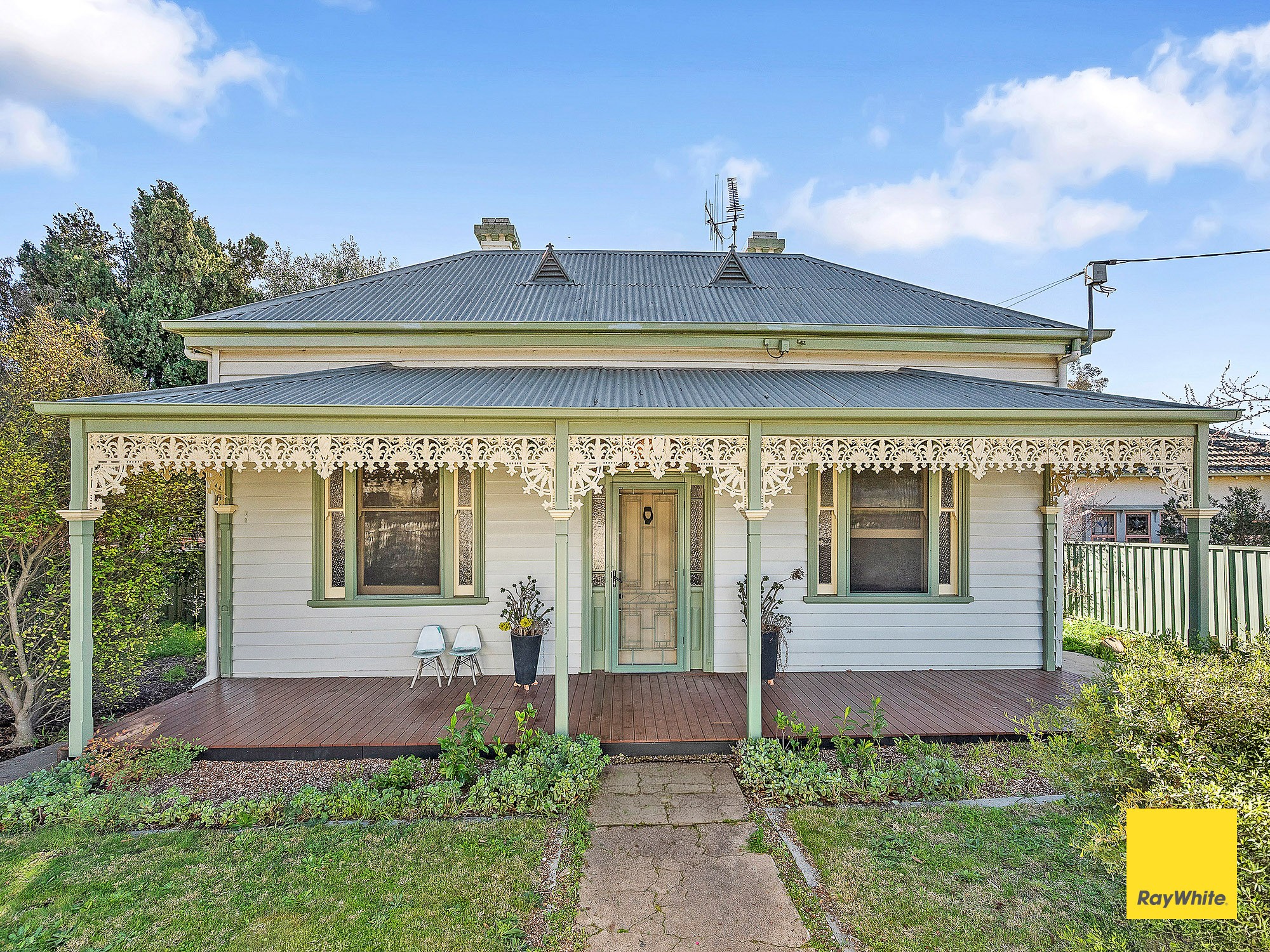 82 Gladstone Street, Quarry Hill, VIC 3550