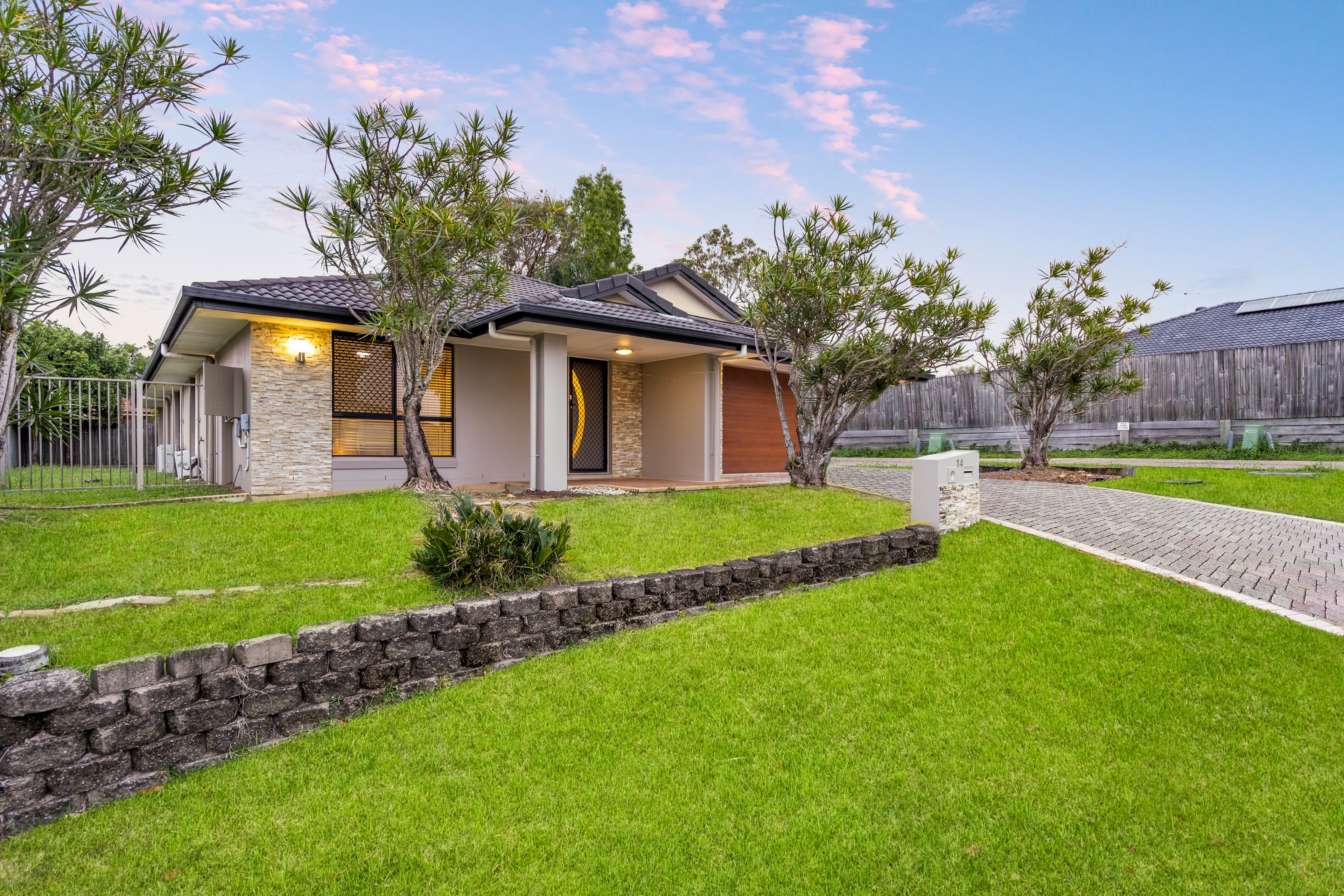 14 Semper Place, Calamvale, QLD 4116