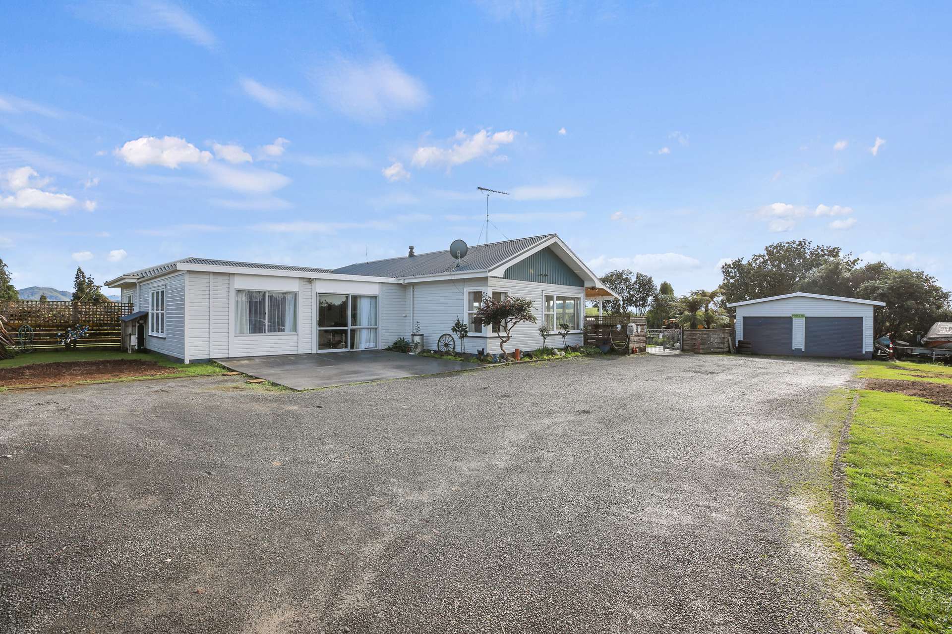 170 Te Kawa Road photo 0