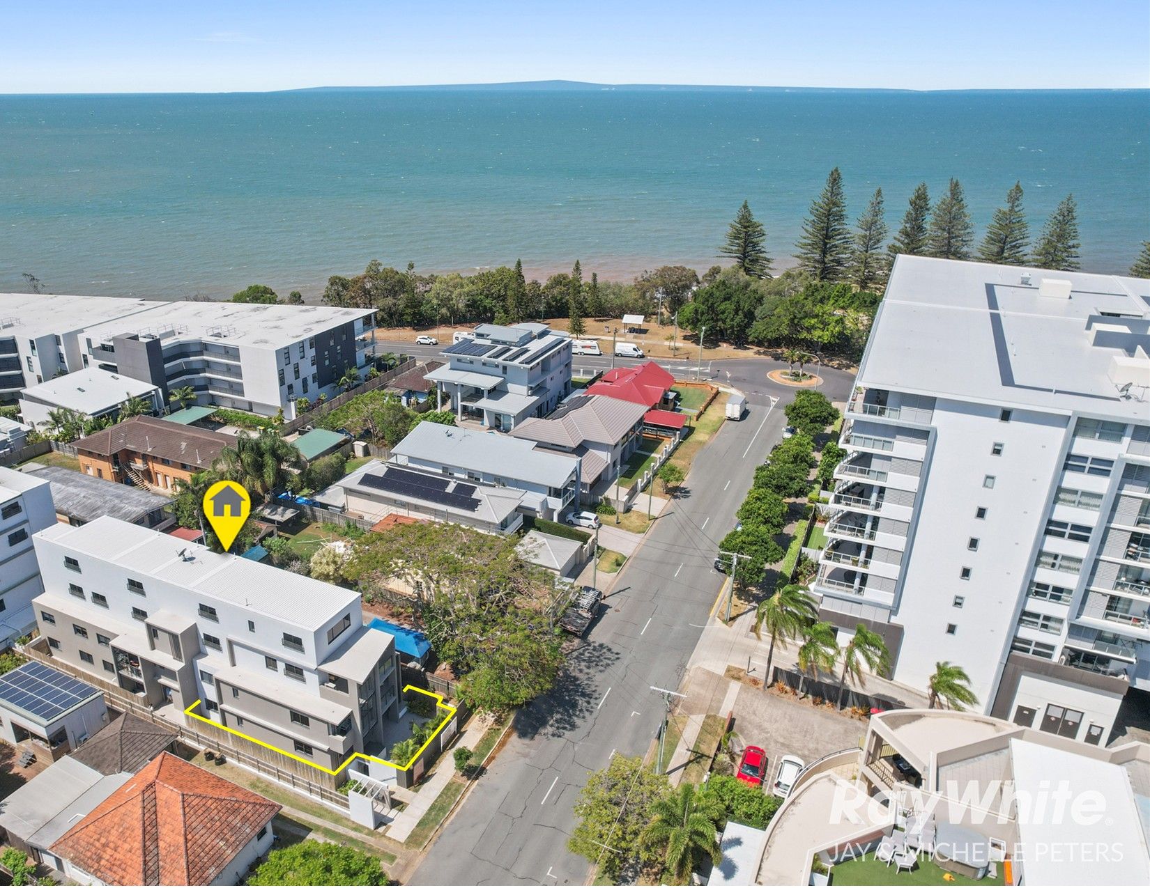 10 Rock Street, Scarborough QLD 4020