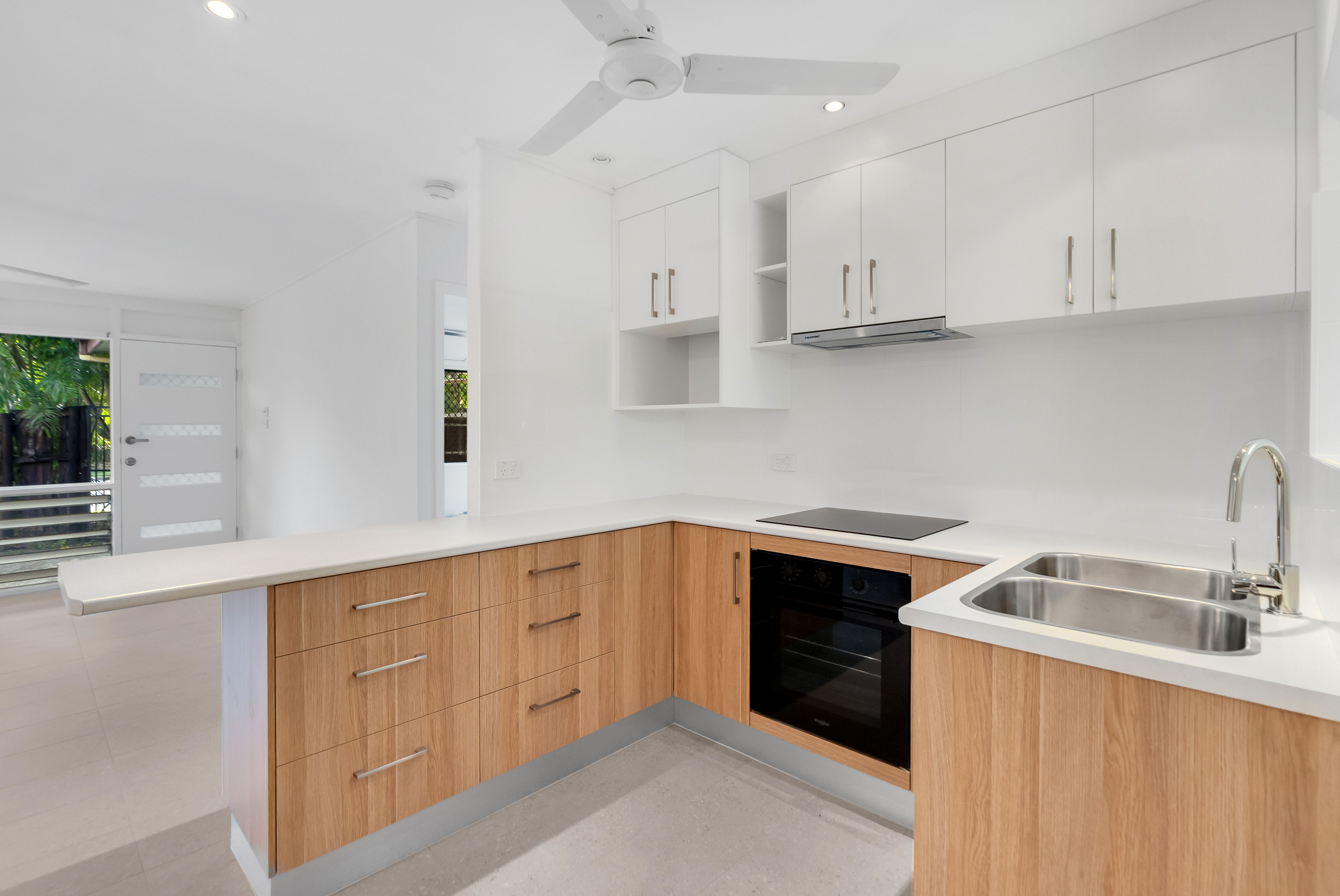 1/112 Wistaria Street, Holloways Beach, QLD 4878