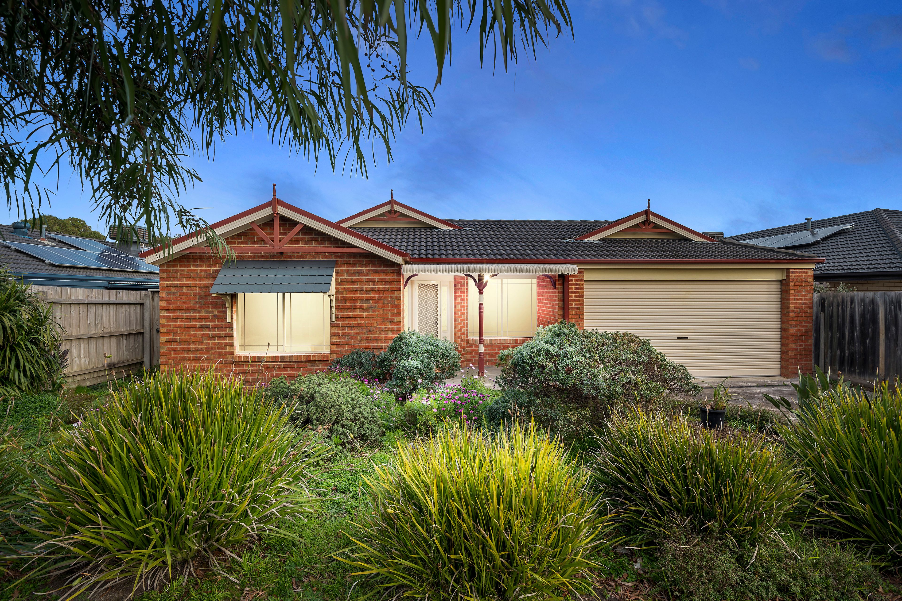 32 Glenbrook Crescent, Lynbrook, VIC 3975 Sold House Ray White