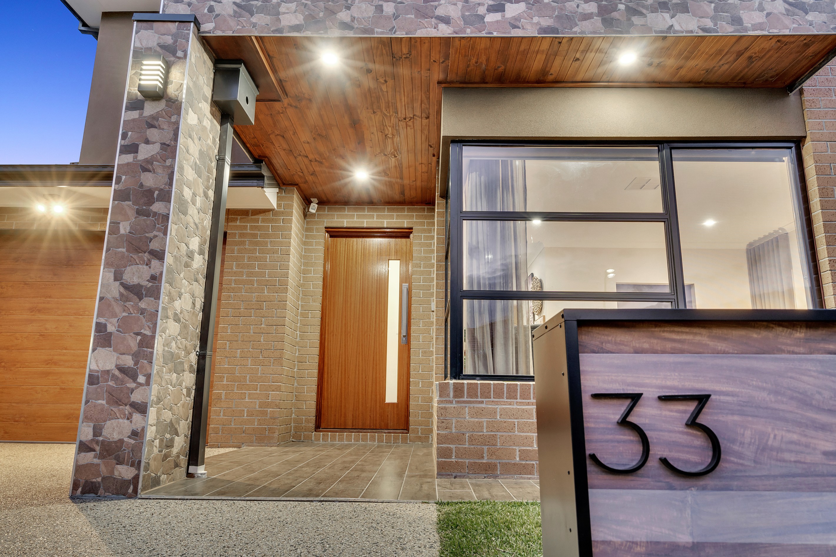 33 Hollyhock Road, Craigieburn, VIC 3064