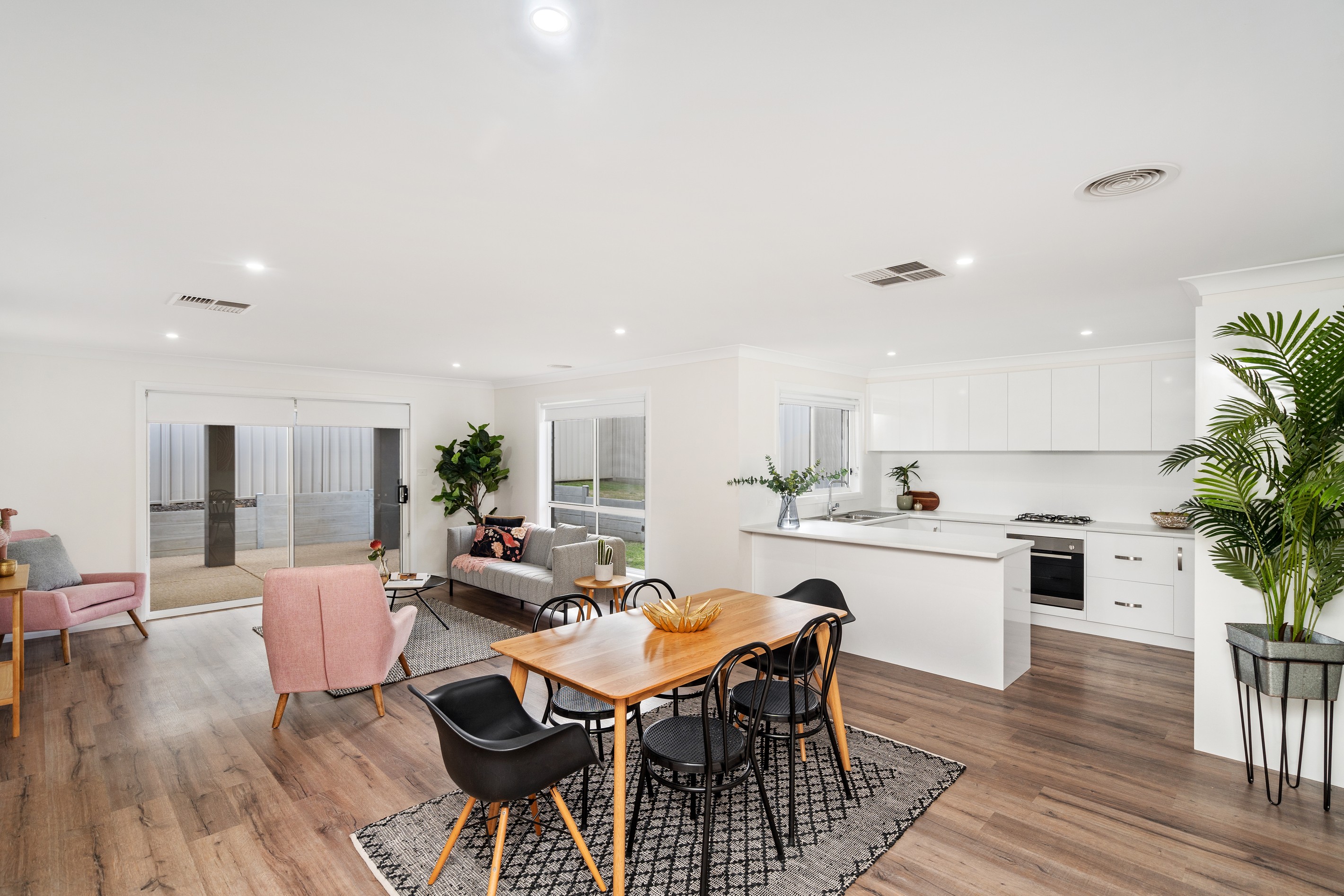 1/34 Ross Parkway, Gobbagombalin, NSW 2650