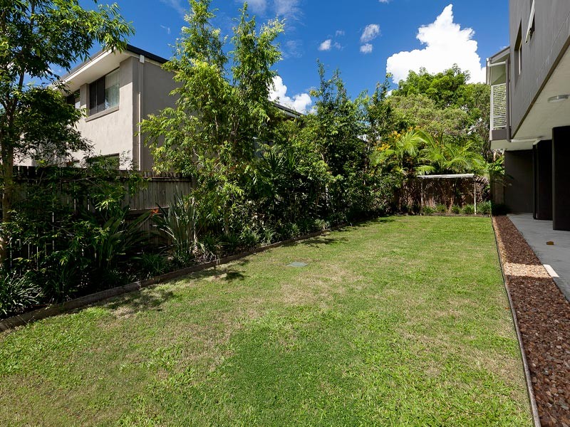 2/29 Nudgee Road, Hamilton, QLD 4007