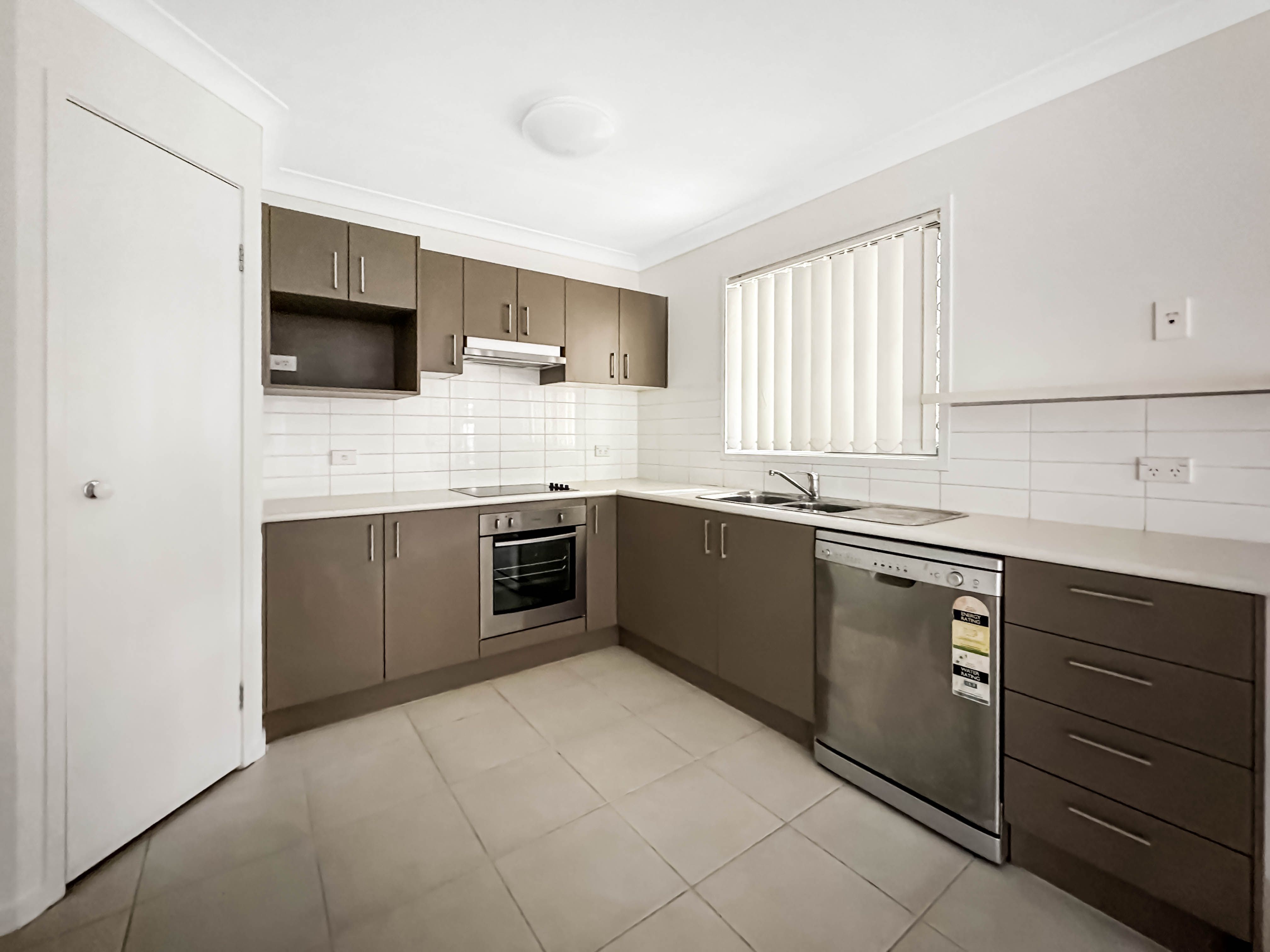 6 Peggy Crescent, Redbank Plains, QLD 4301