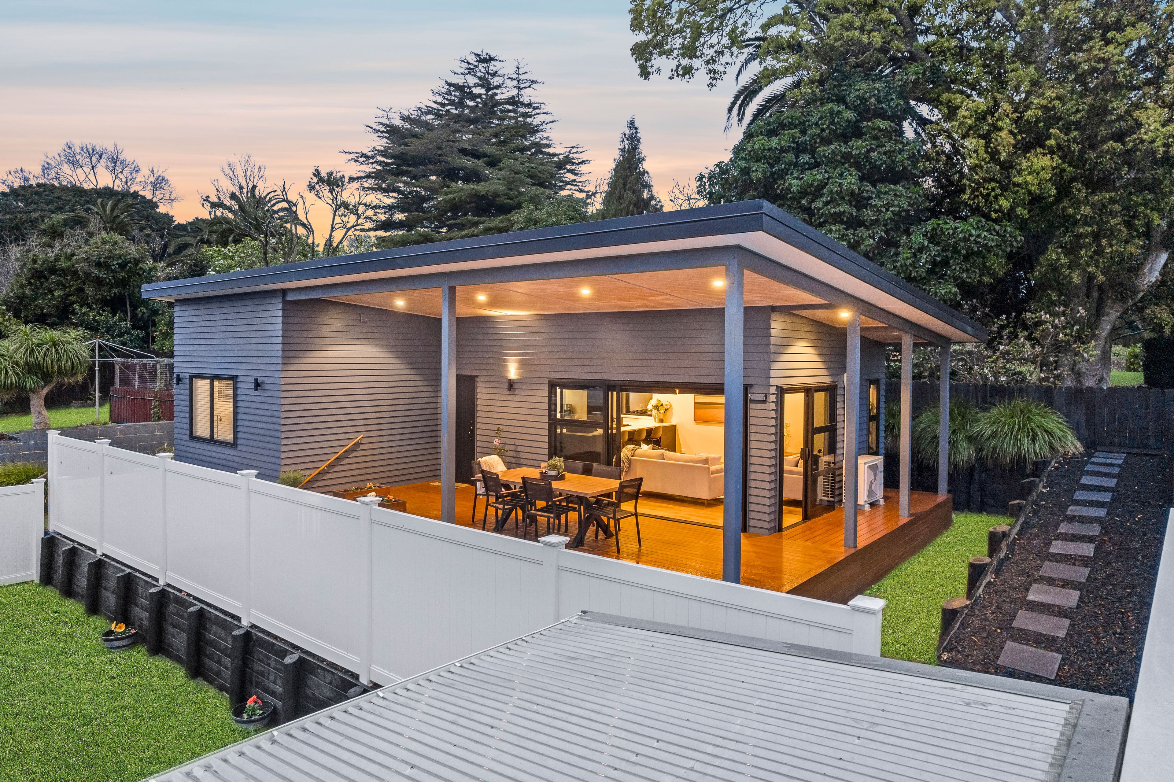 5 Frank Place, Hill Park, Manukau City