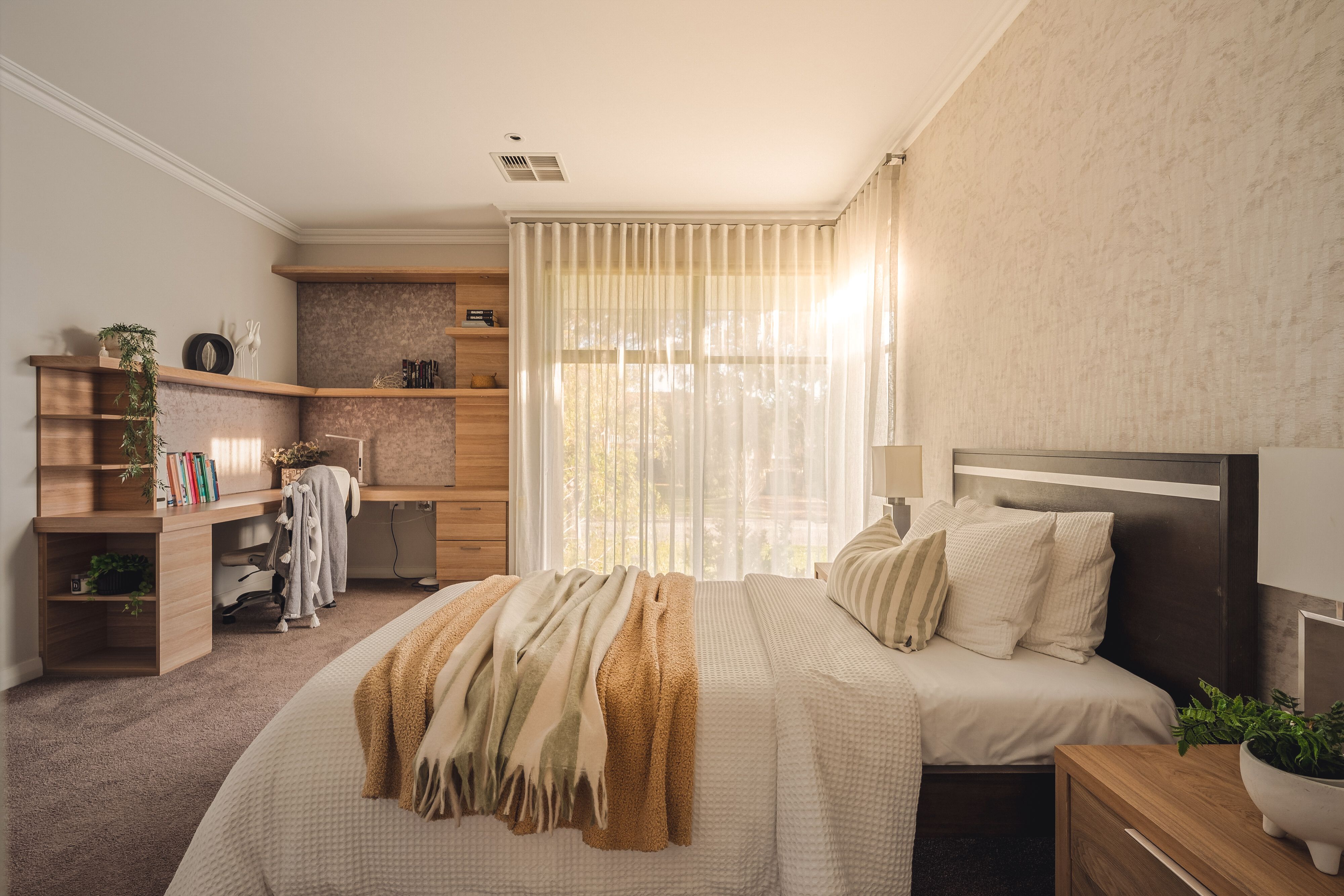 Riverside Luxury, Beautifully Bespoke! — photo 18 of 28