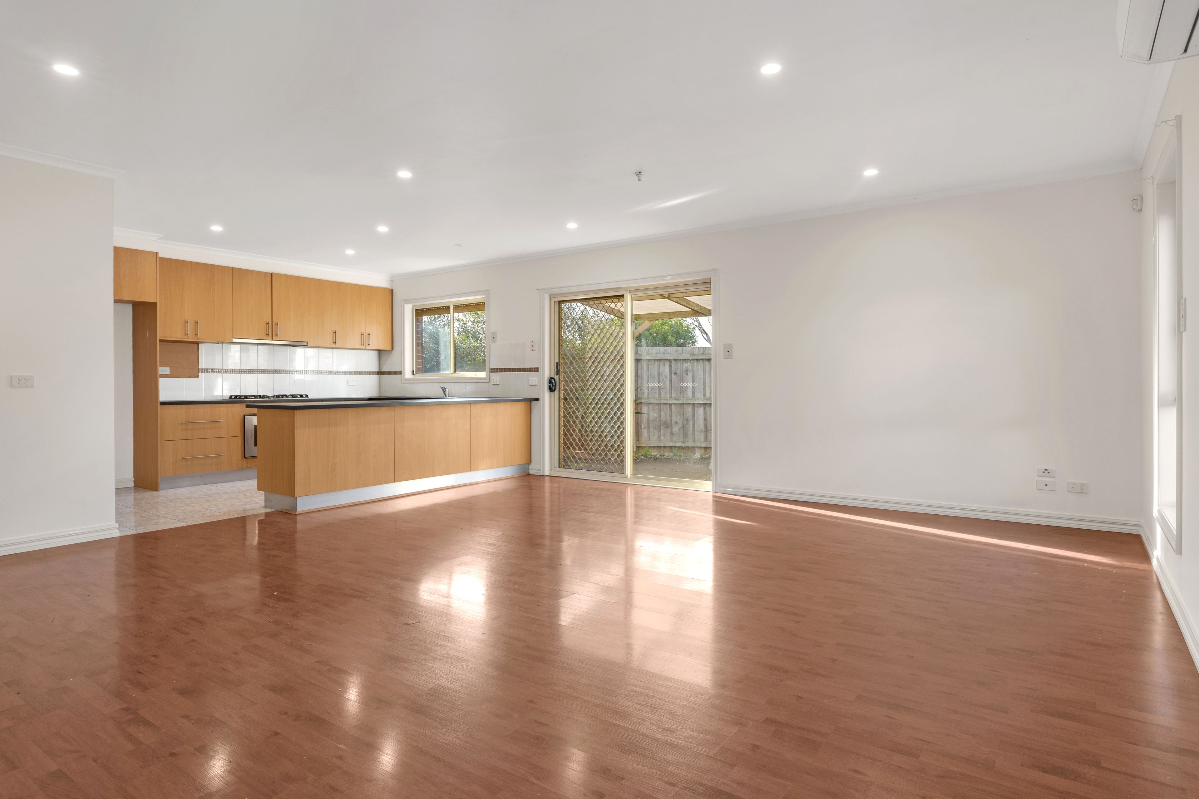2/5 Fieldlark Court, Werribee, VIC 3030