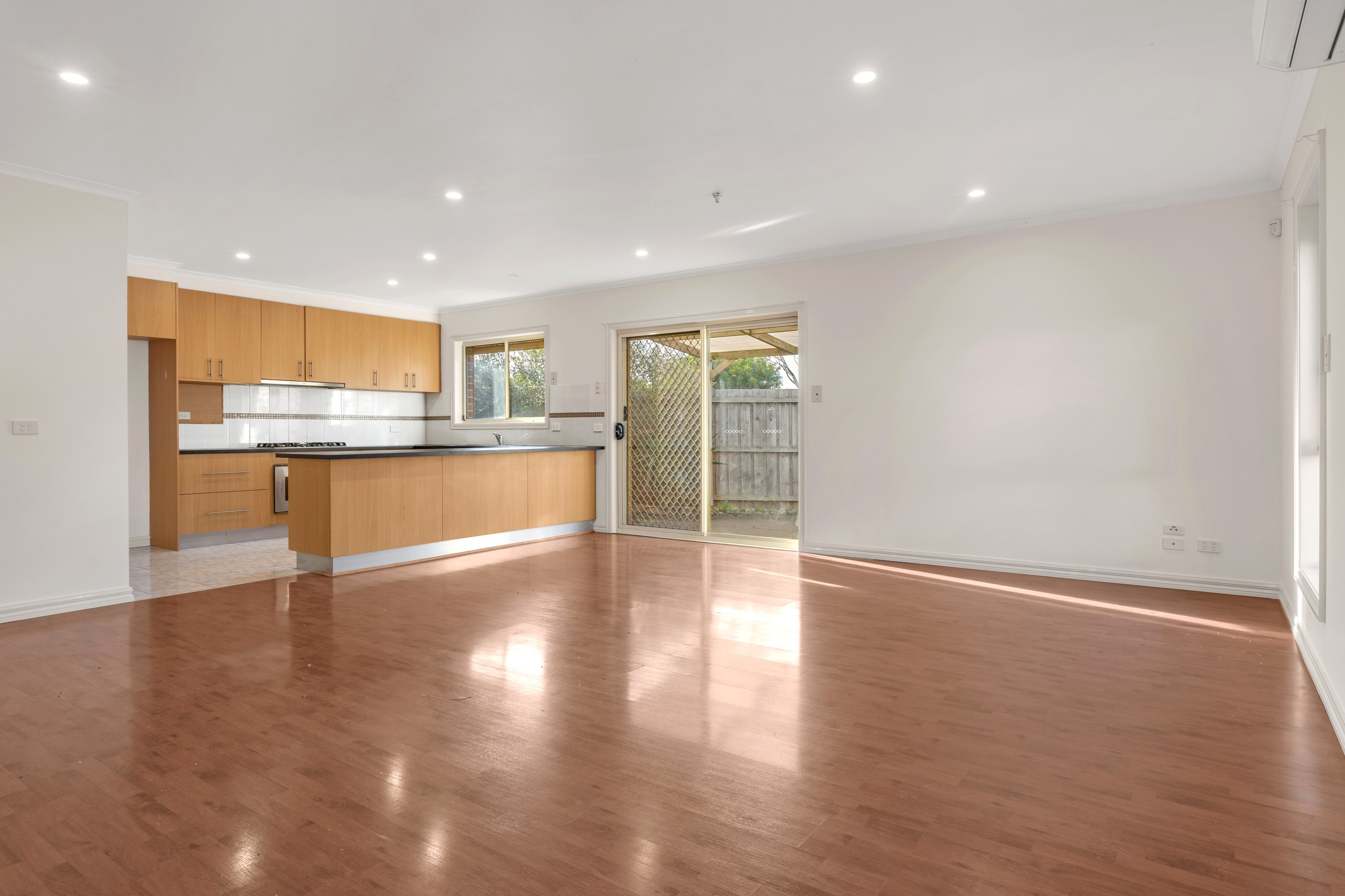 2/5 Fieldlark Court, Werribee, VIC 3030