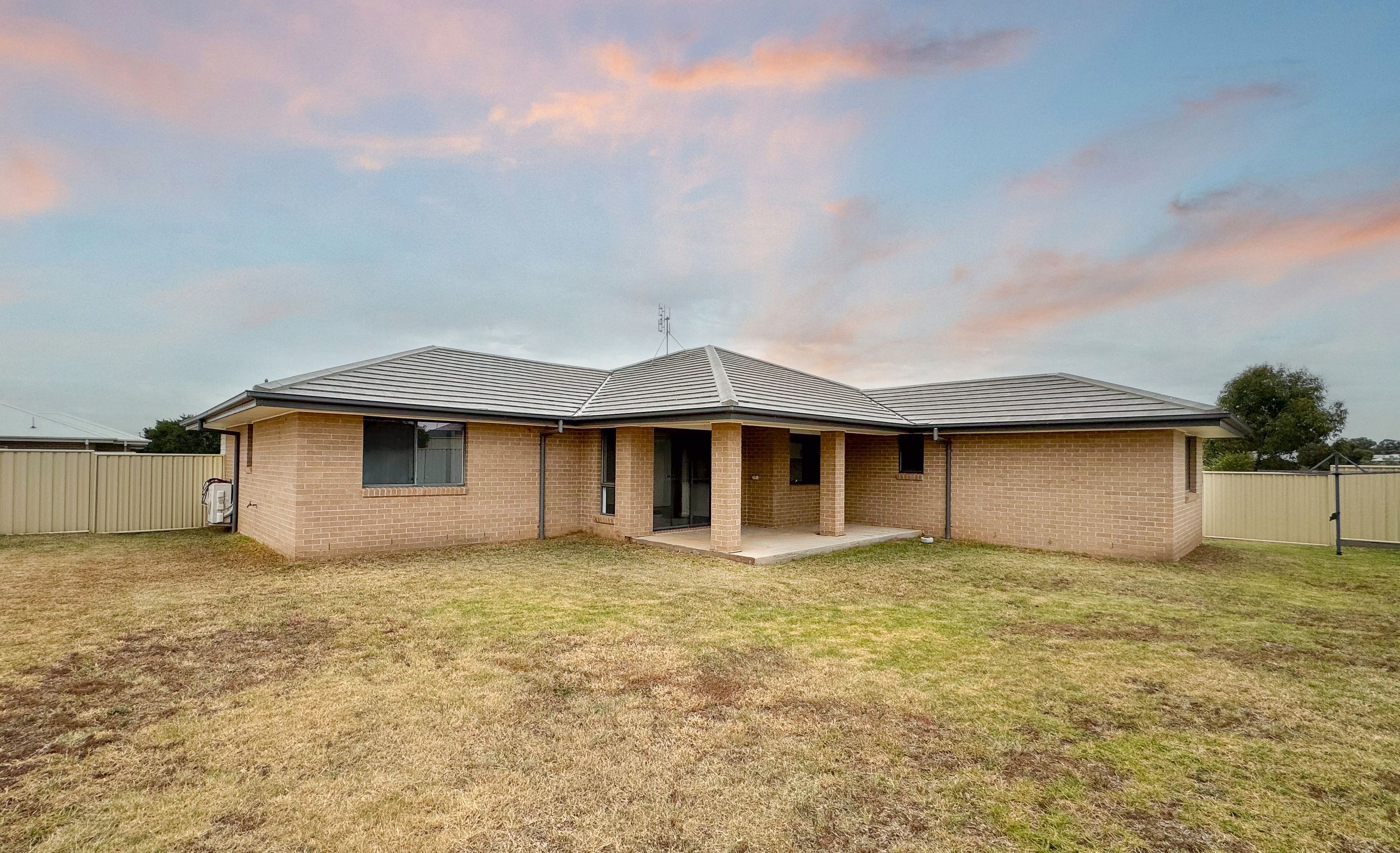 19 Angeleish Avenue, Parkes, NSW 2870