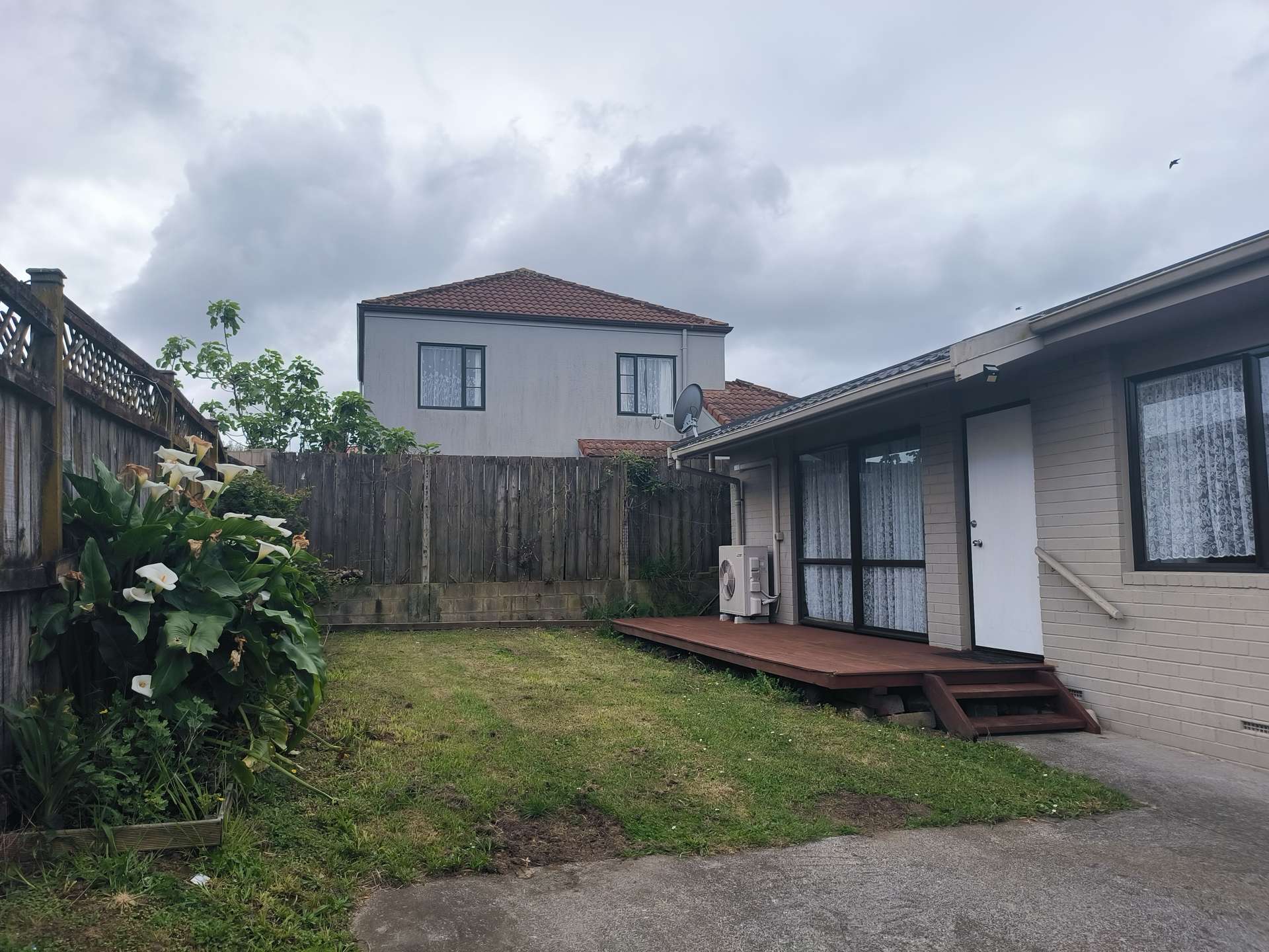 34A Grassways Avenue photo 1