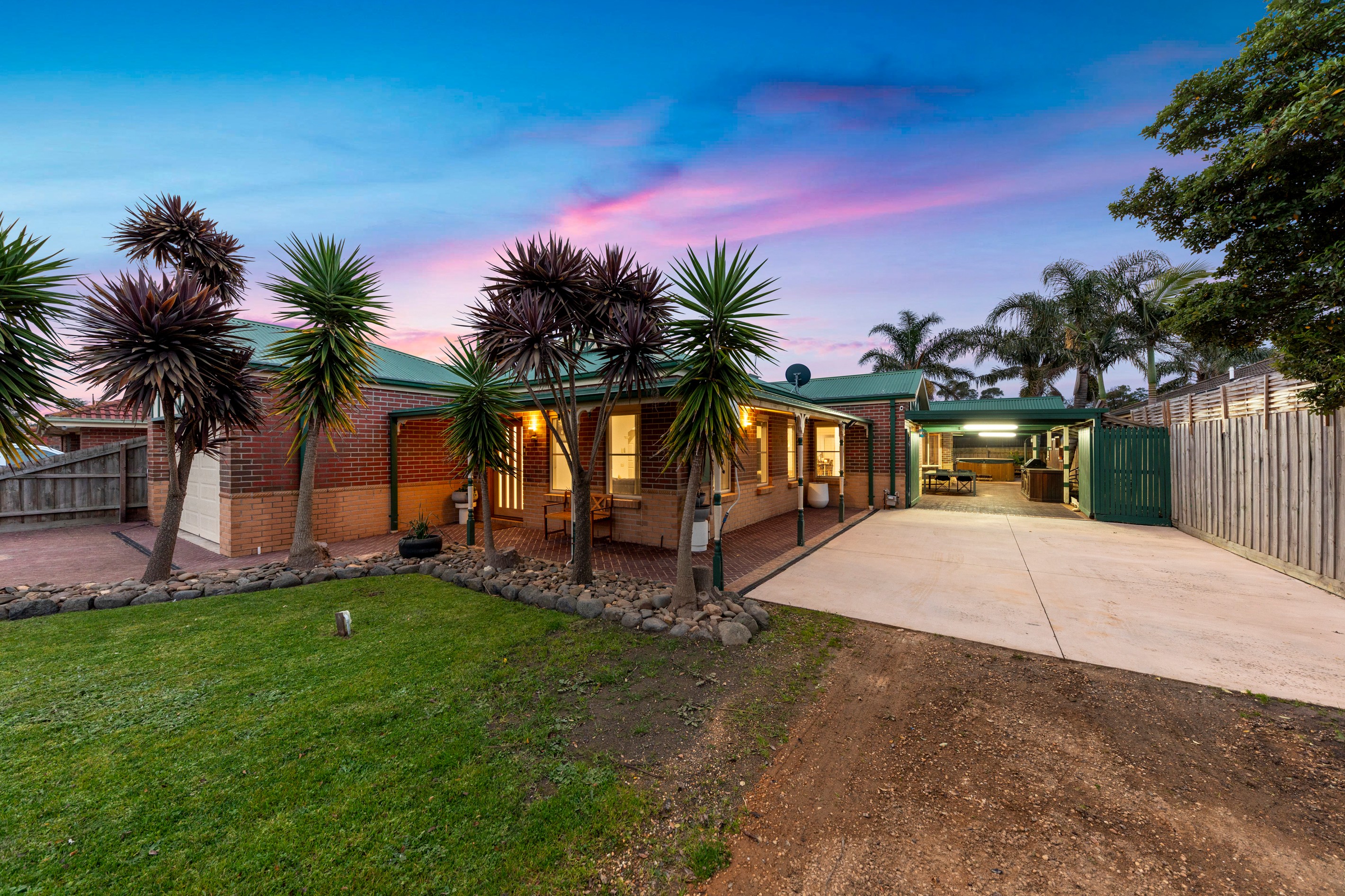 10 Jagger Circuit, Cranbourne East, VIC 3977