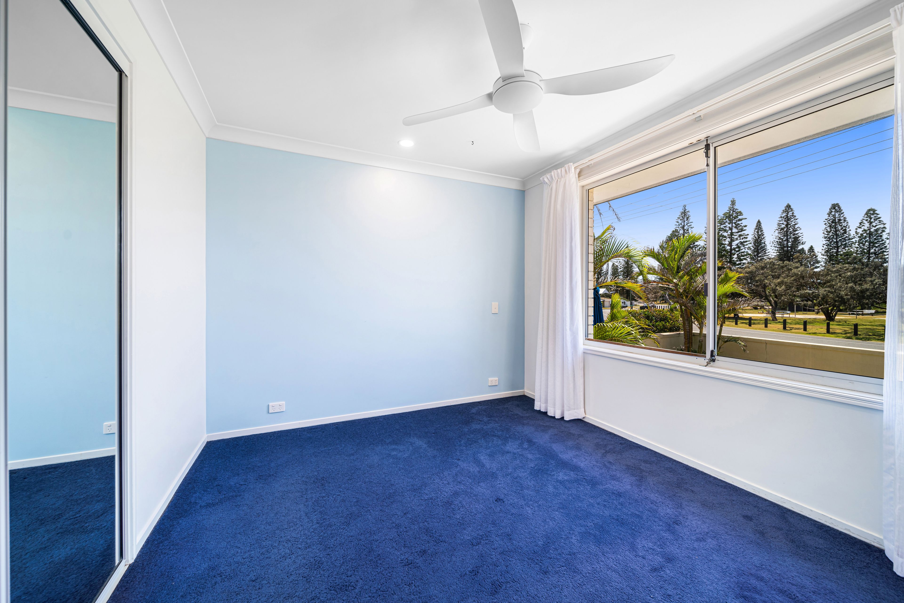 32 Pacific Boulevard — photo 8 of 10