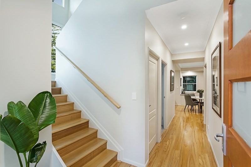 1/11b Barry Street, Mount Lofty, QLD 4350