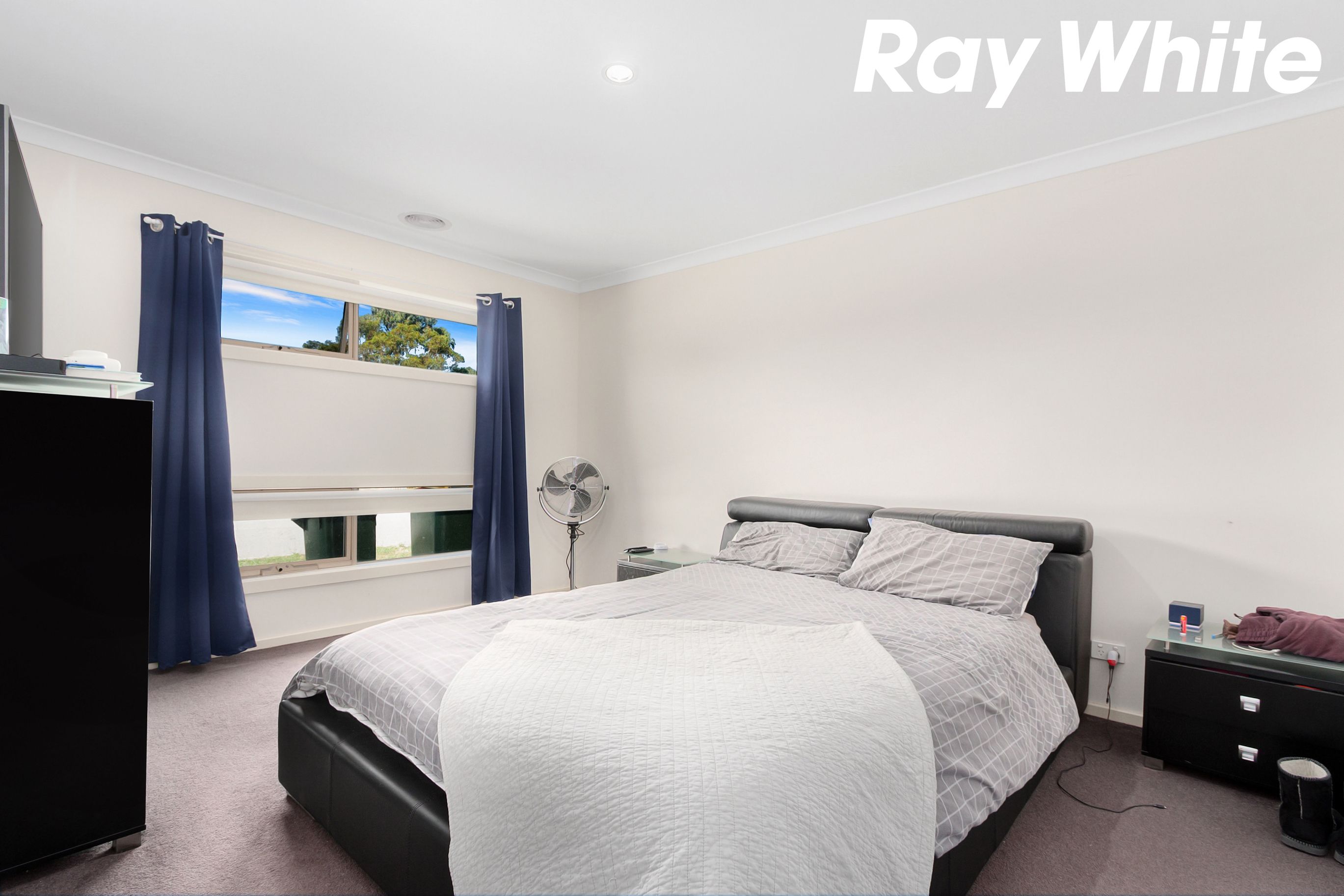 74 Fallingwater Drive, Pakenham, VIC 3810