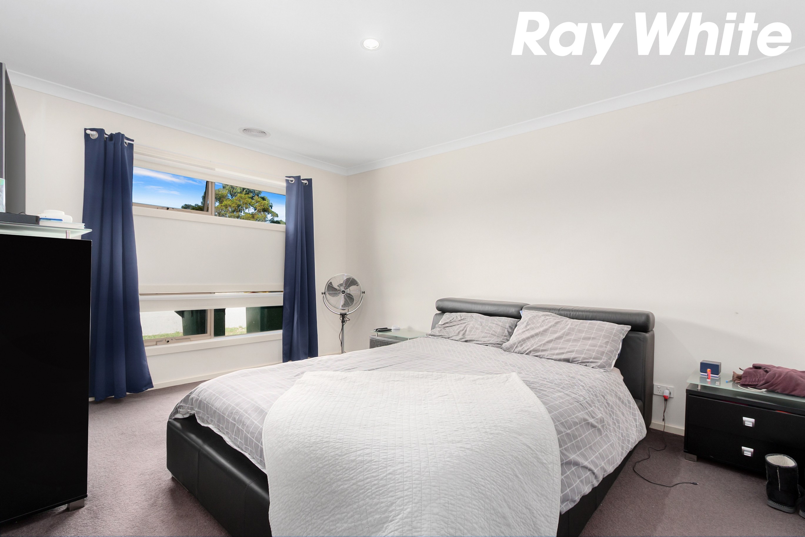 74 Fallingwater Drive, Pakenham, VIC 3810