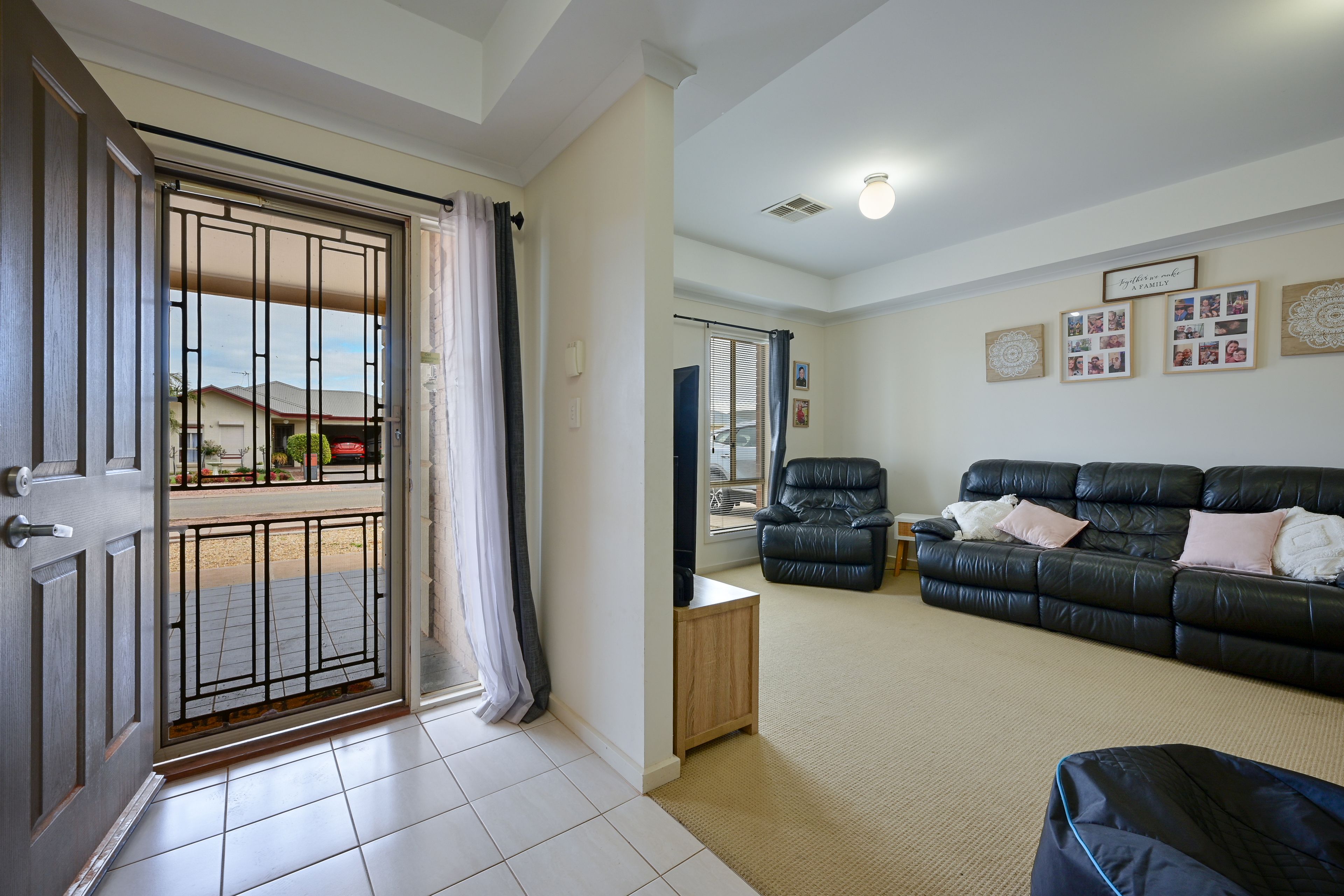 34 Jensen Avenue — photo 3 of 17