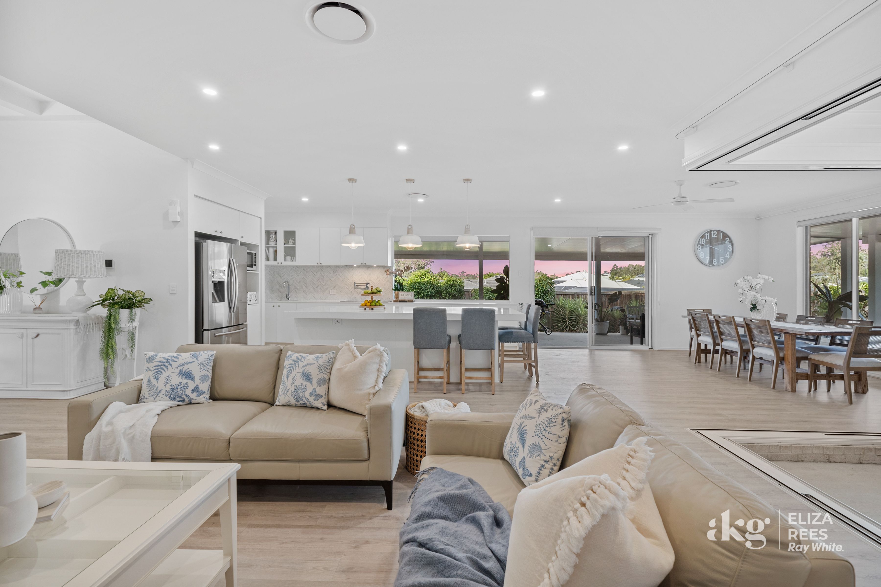 8-10 Hibiscus Place — photo 11 of 30