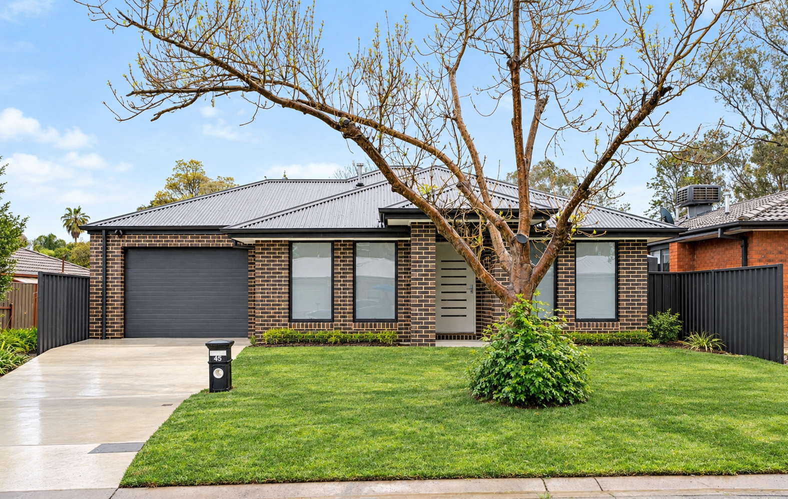 45 Hotham Circuit — photo from Ray White Albury Central