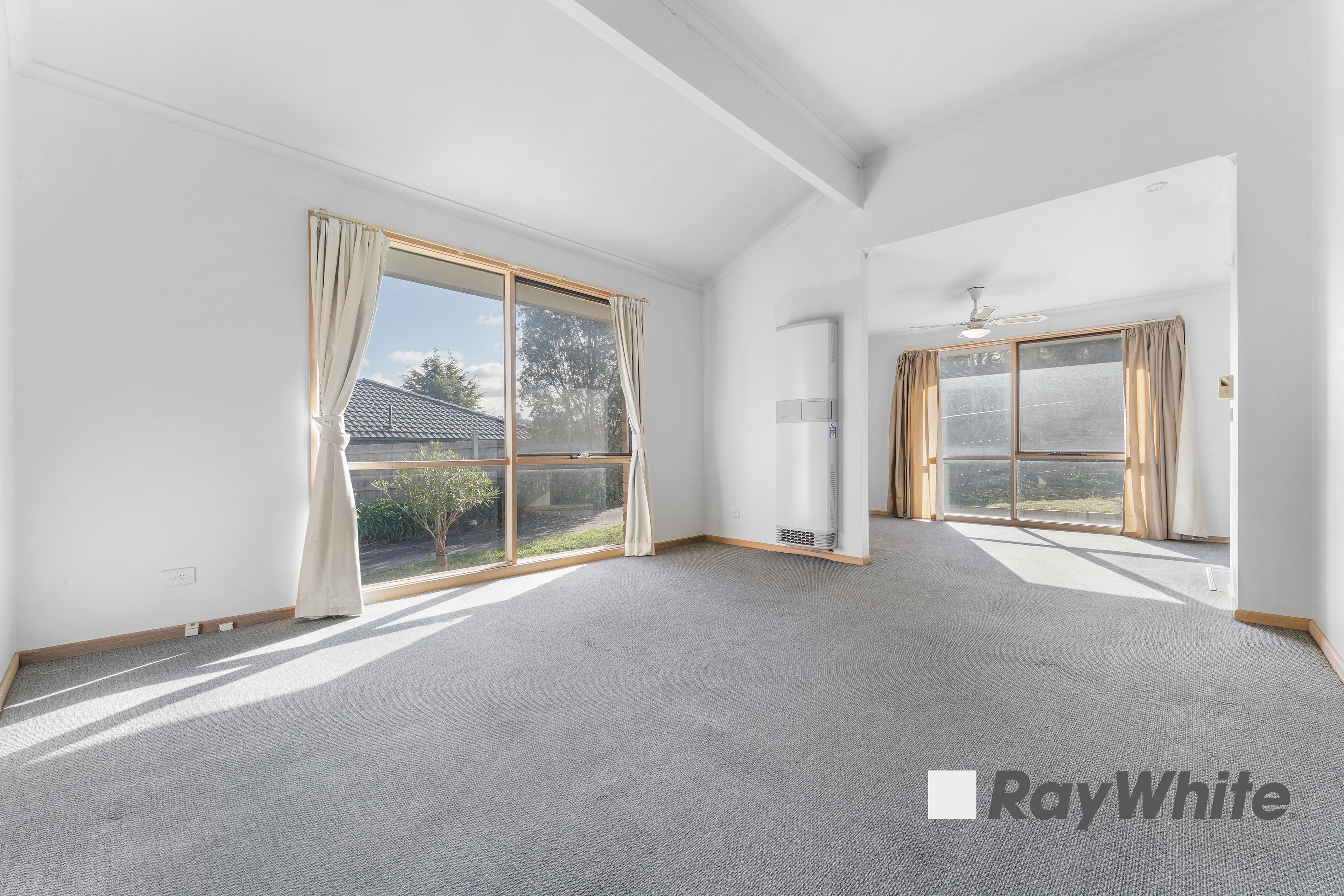 1/52 Arthur Phillip Drive, Endeavour Hills, VIC 3802